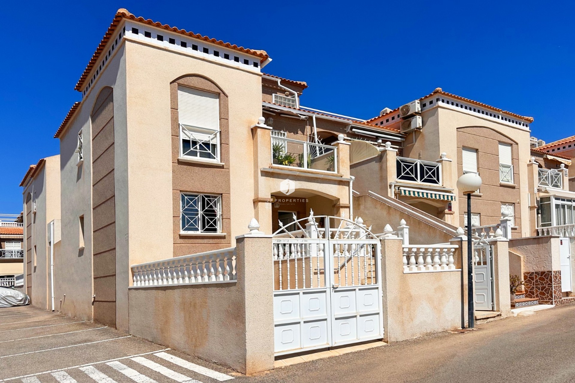 Z drugiej ręki - Bungalow -
Torrevieja - Costa Blanca