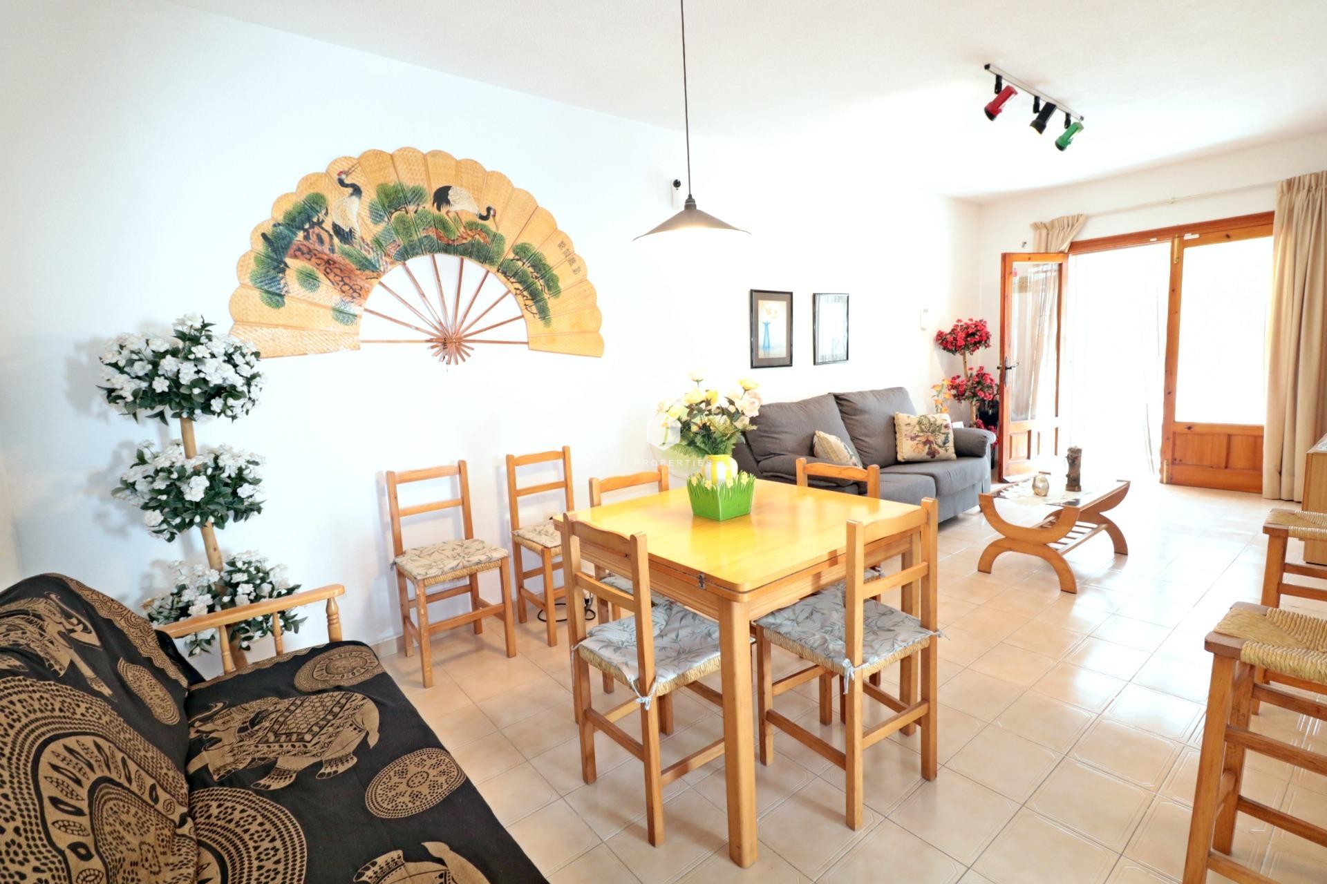 Z drugiej ręki - Bungalow -
Torrevieja - El Acequión - Los Náufragos
