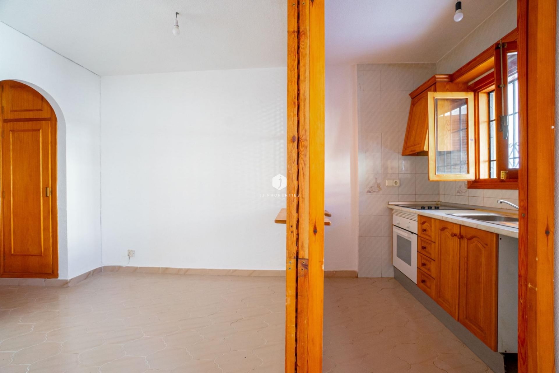 Z drugiej ręki - Bungalow -
Torrevieja - El chaparral