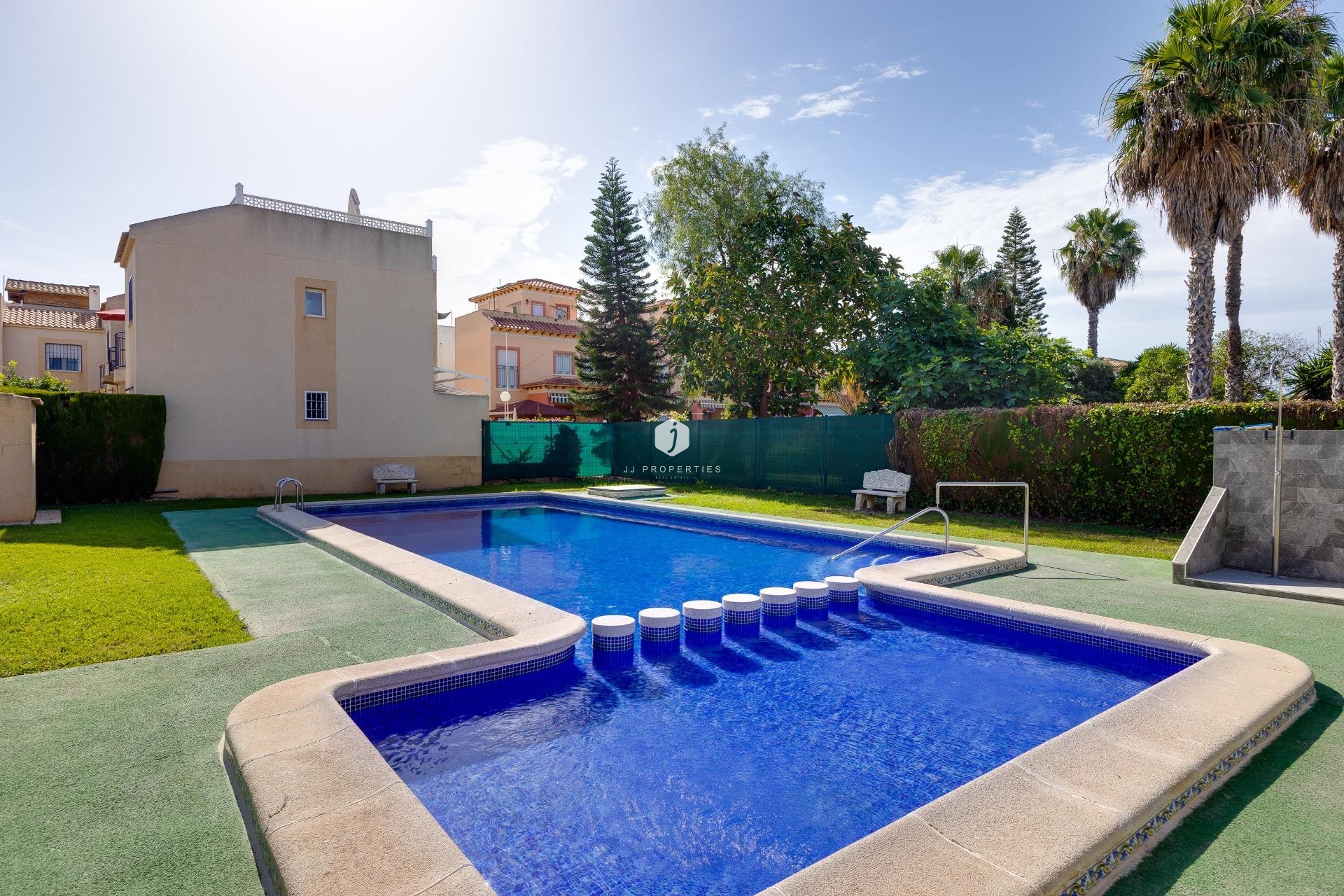 Z drugiej ręki - Bungalow -
Torrevieja - El chaparral