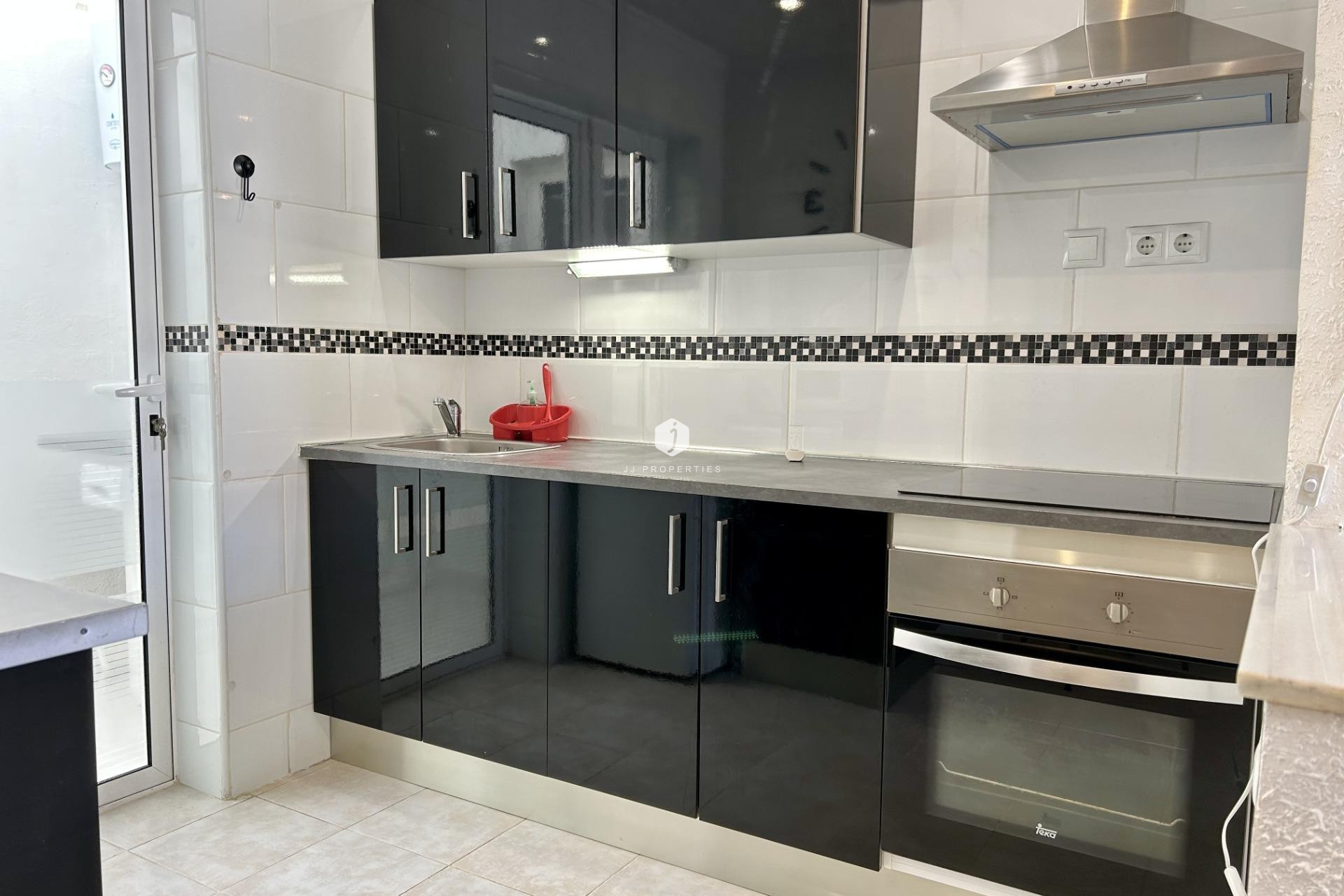 Z drugiej ręki - Bungalow -
Torrevieja - El Limonar