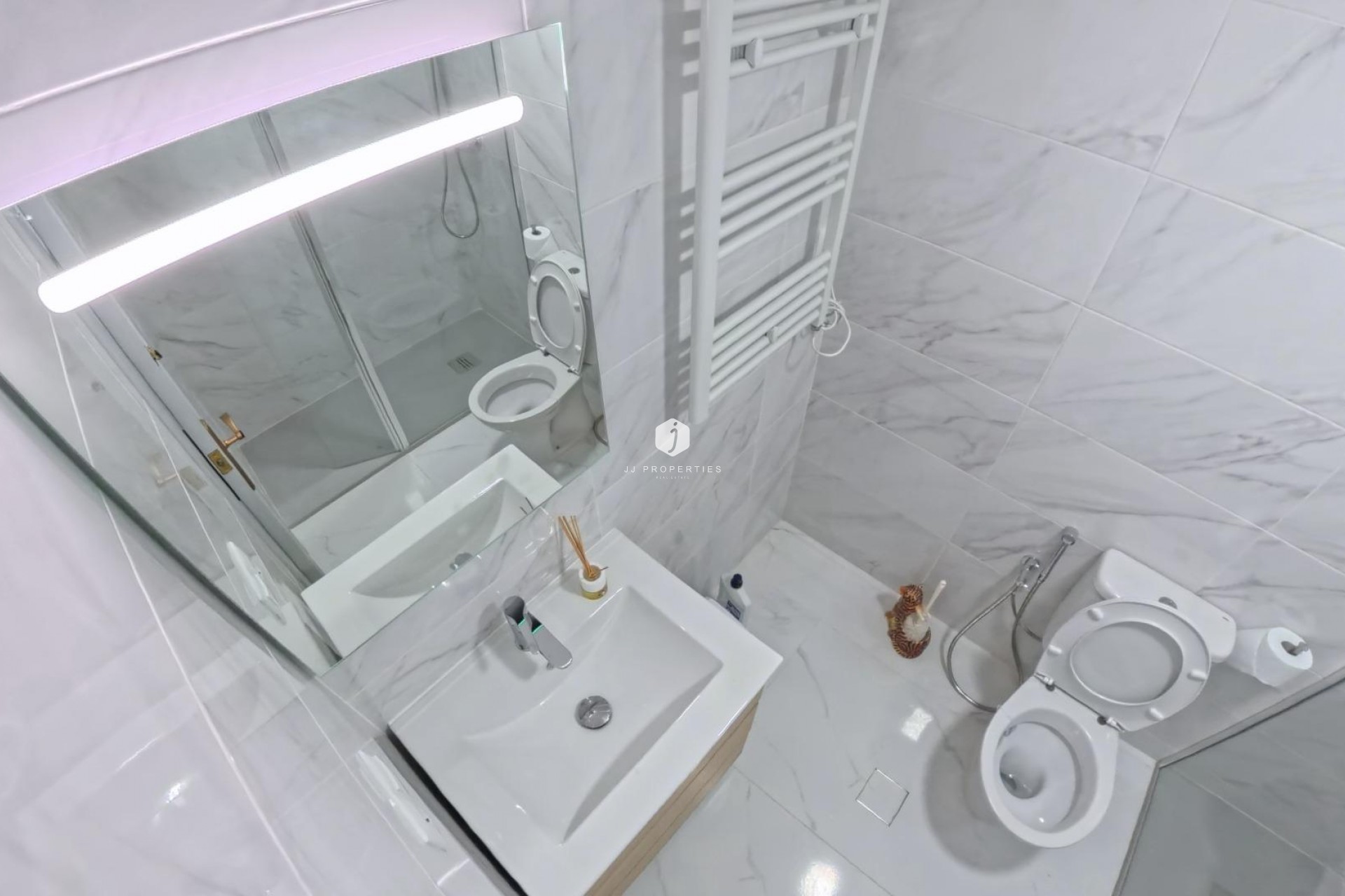 Z drugiej ręki - Bungalow -
Torrevieja - El Limonar