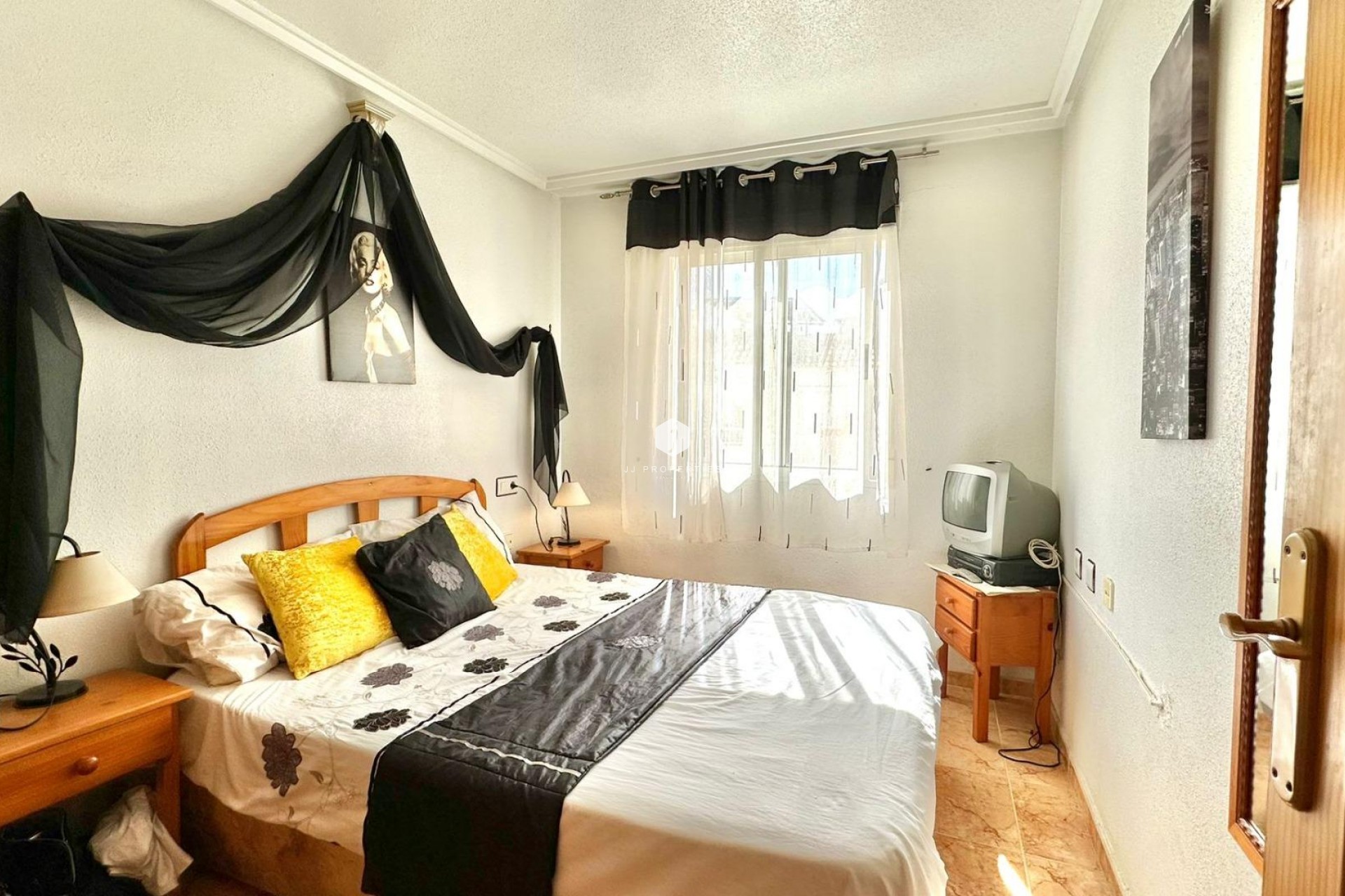 Z drugiej ręki - Bungalow -
Torrevieja - El Limonar