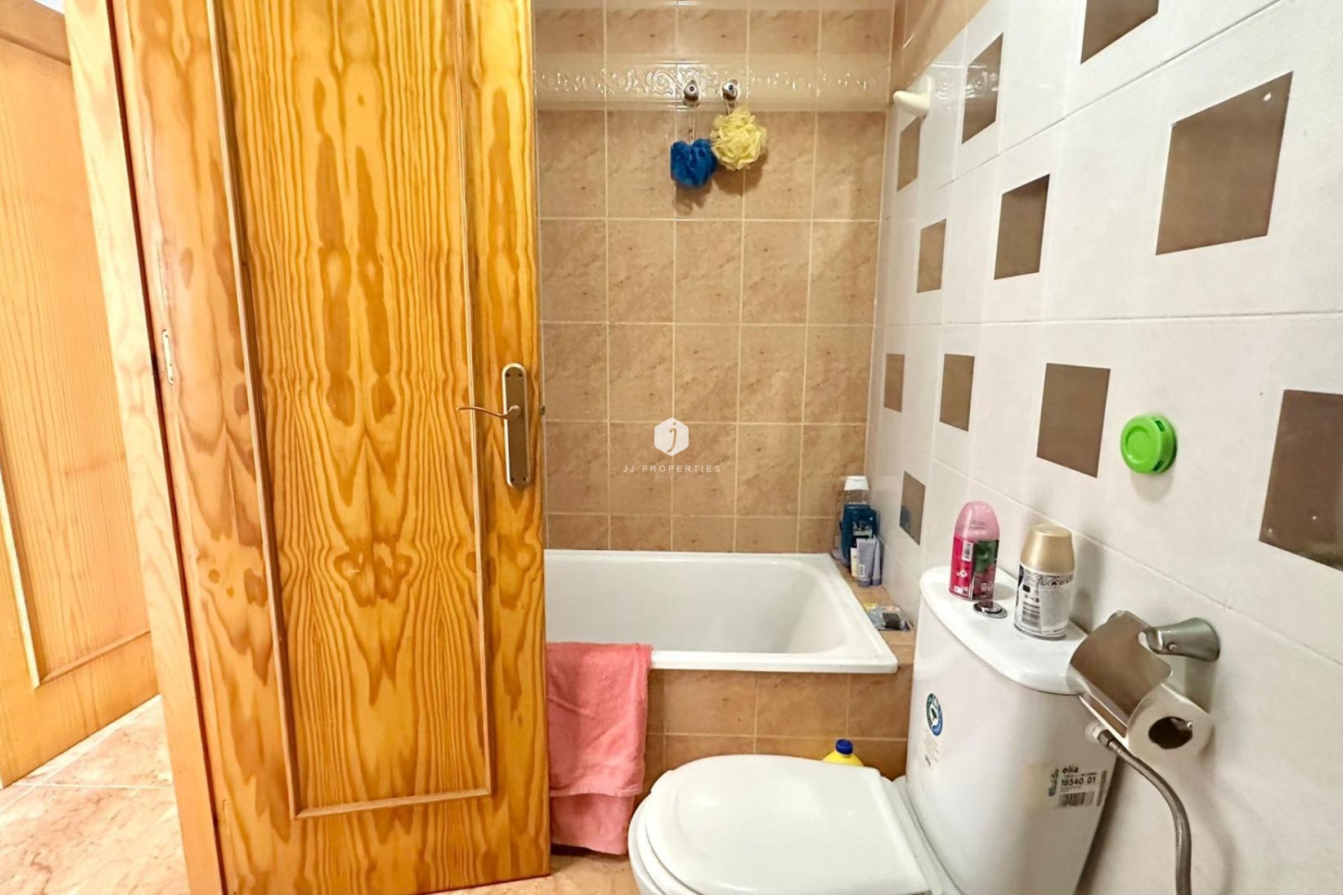 Z drugiej ręki - Bungalow -
Torrevieja - El Limonar