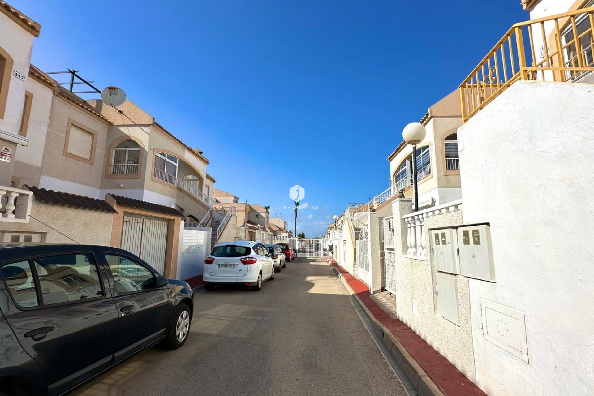 Z drugiej ręki - Bungalow -
Torrevieja - El Limonar
