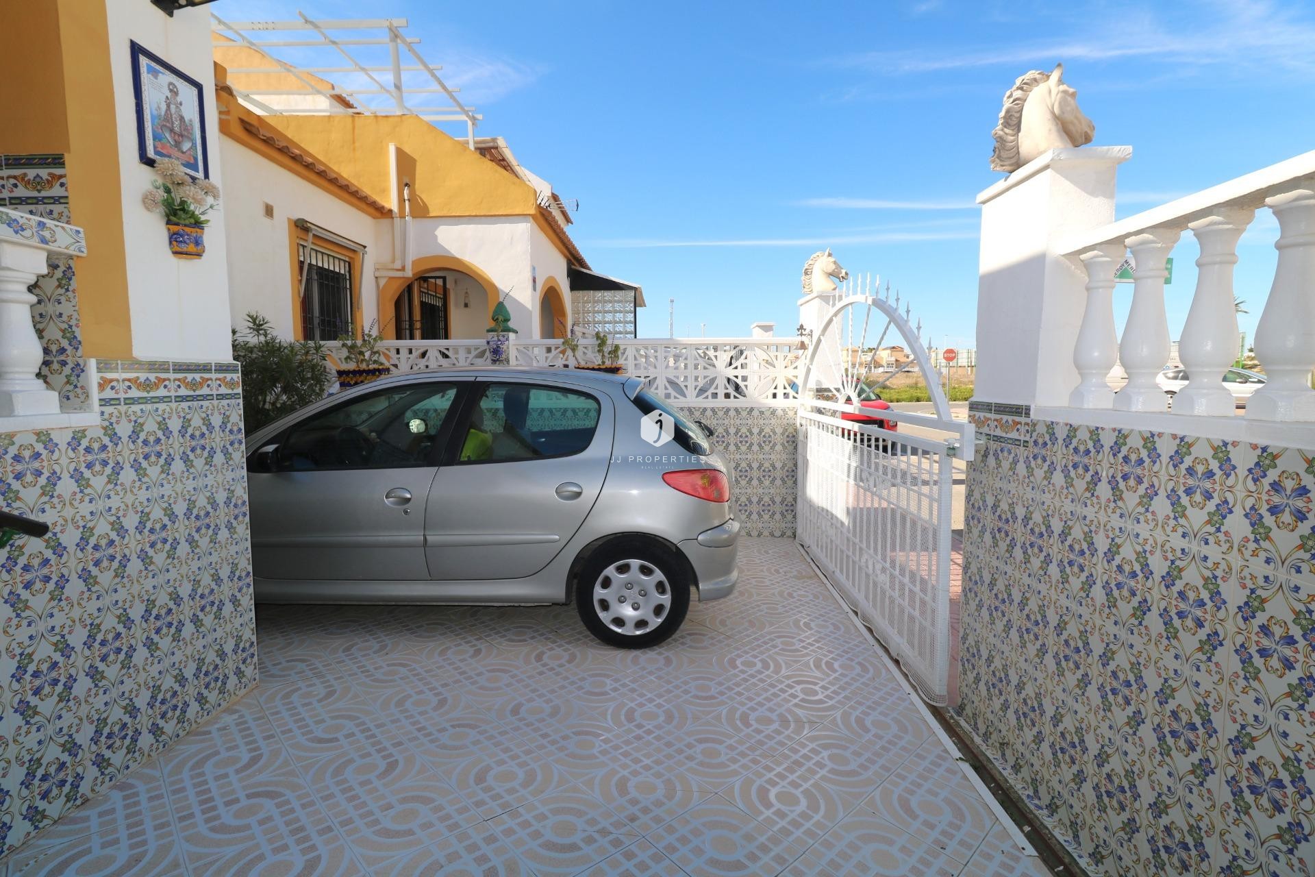 Z drugiej ręki - Bungalow -
Torrevieja - El Limonar