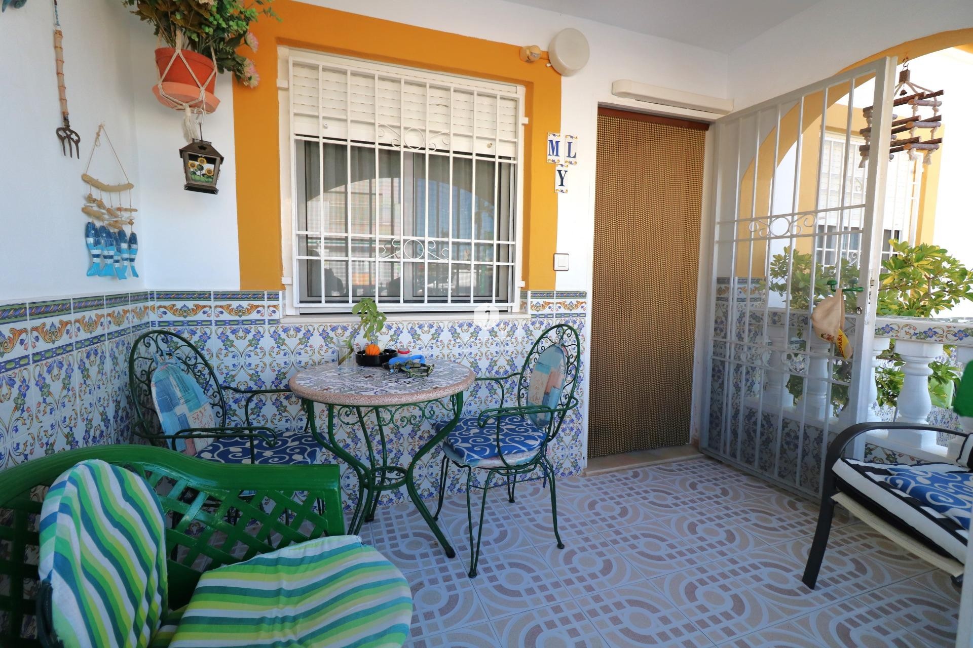 Z drugiej ręki - Bungalow -
Torrevieja - El Limonar