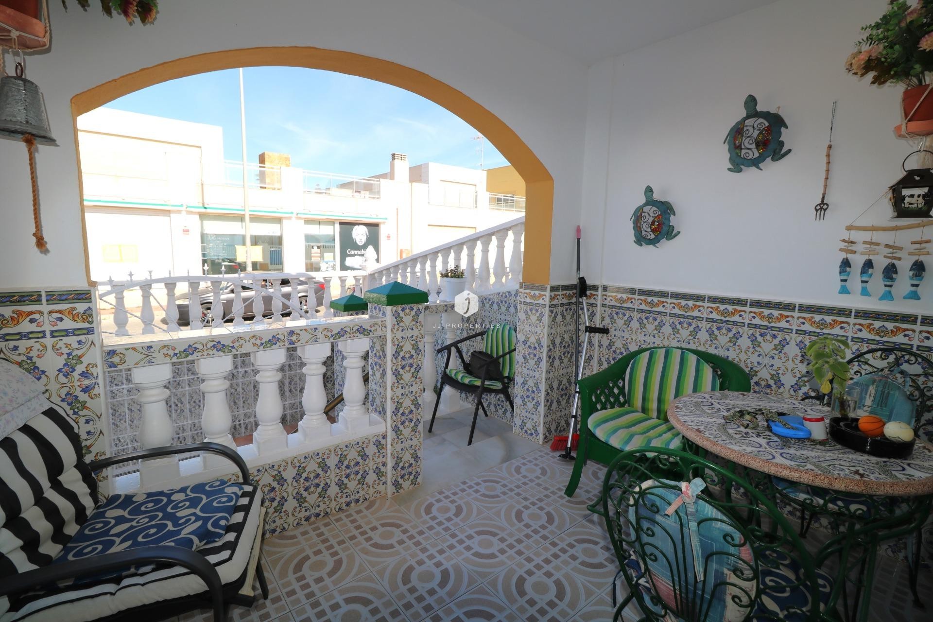 Z drugiej ręki - Bungalow -
Torrevieja - El Limonar