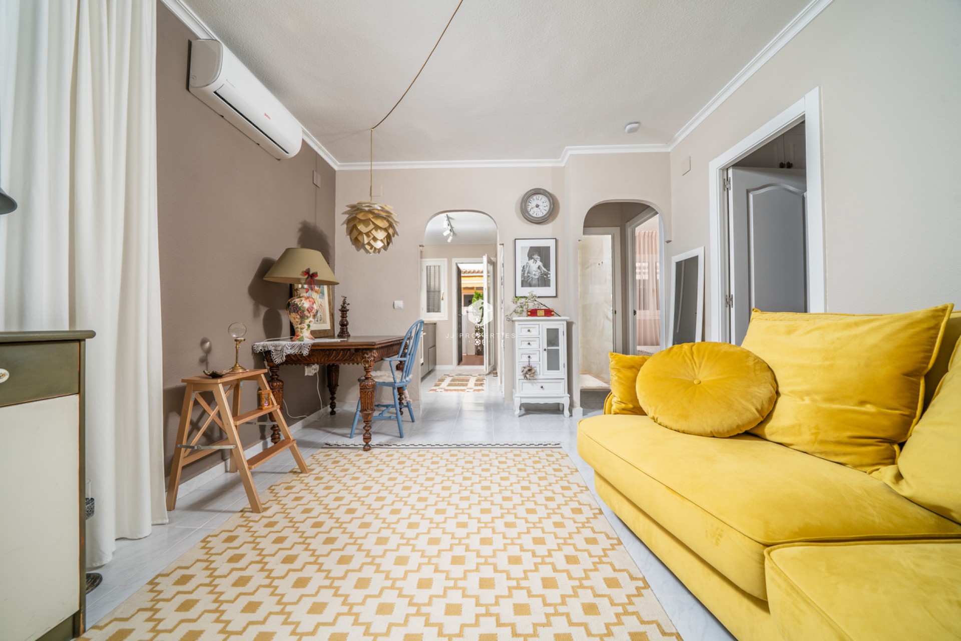 Z drugiej ręki - Bungalow -
Torrevieja - La Mata