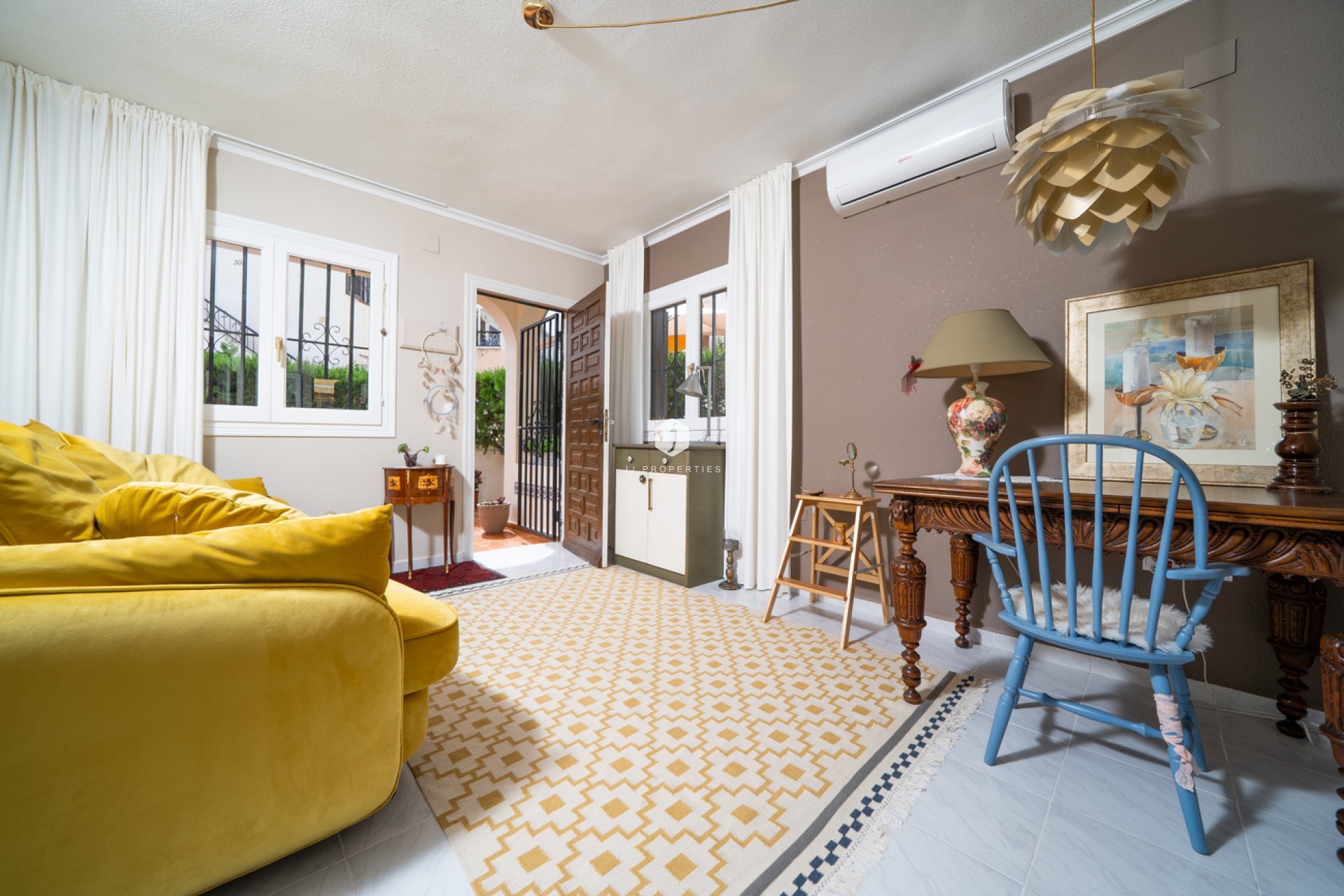 Z drugiej ręki - Bungalow -
Torrevieja - La Mata