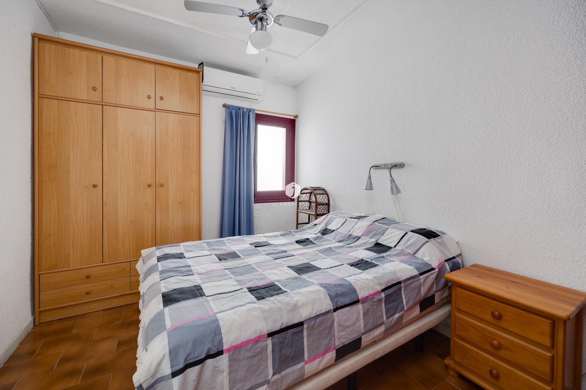 Z drugiej ręki - Bungalow -
Torrevieja - La Mata
