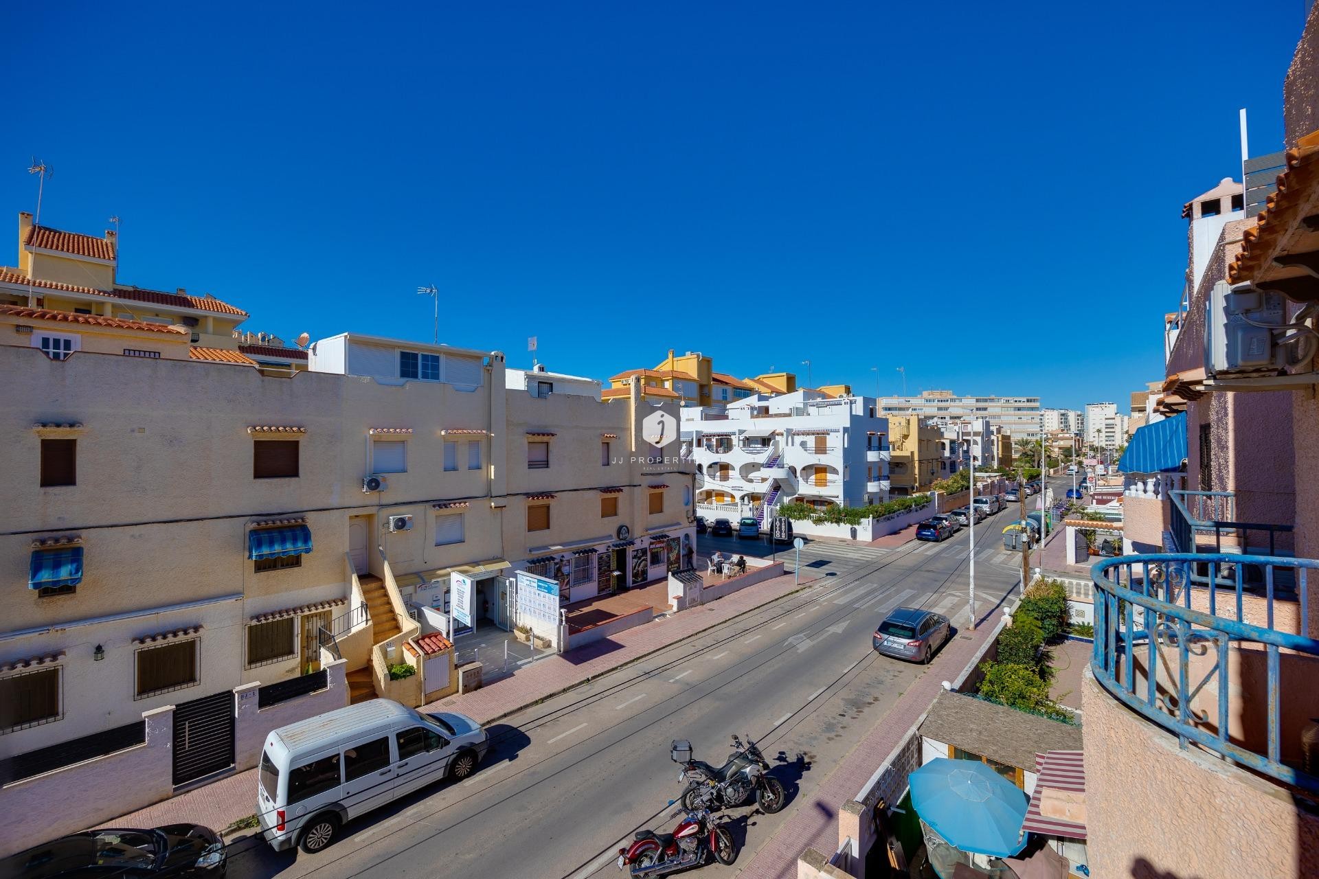 Z drugiej ręki - Bungalow -
Torrevieja - La Mata
