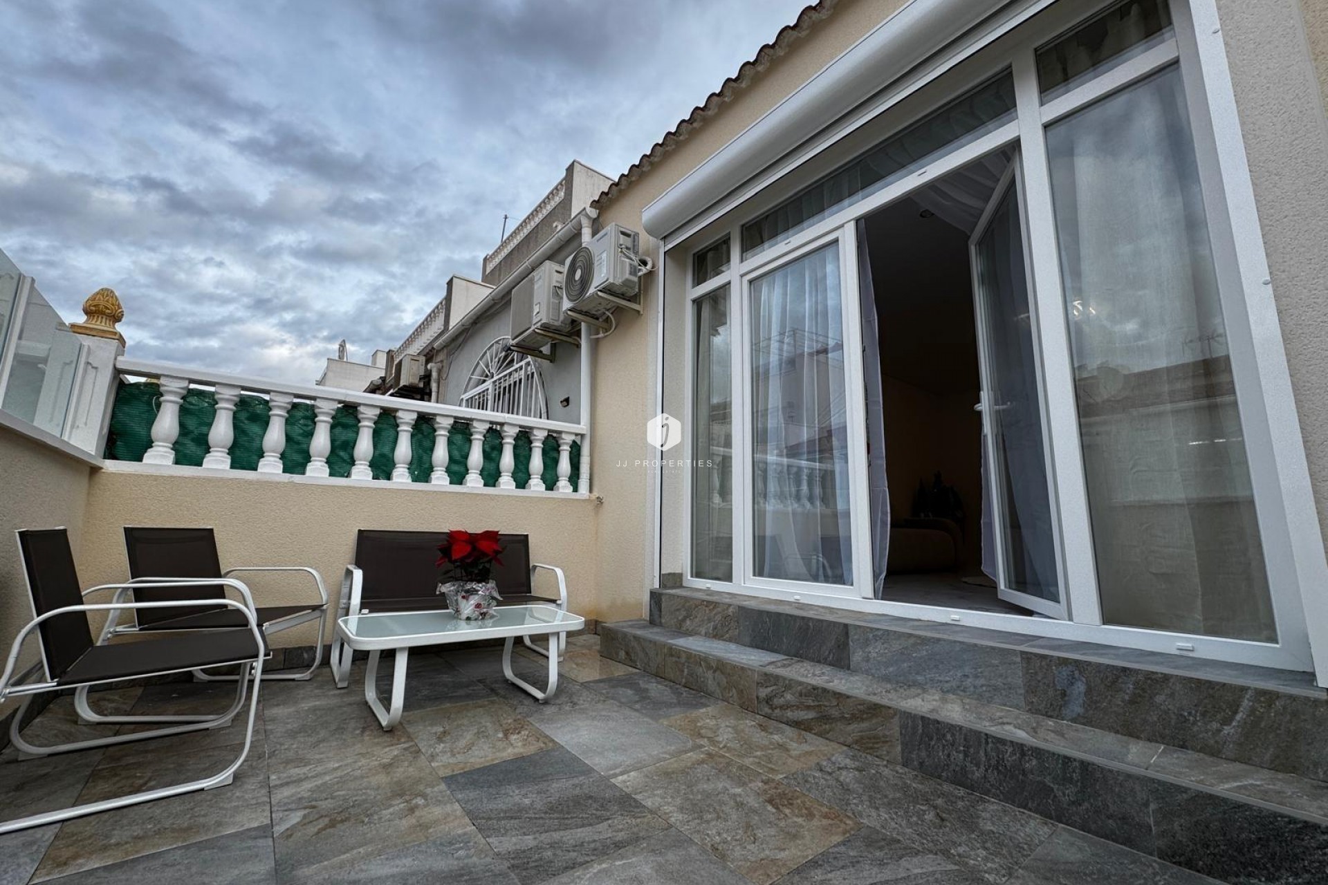 Z drugiej ręki - Bungalow -
Torrevieja - La Siesta - El Salado - Torreta