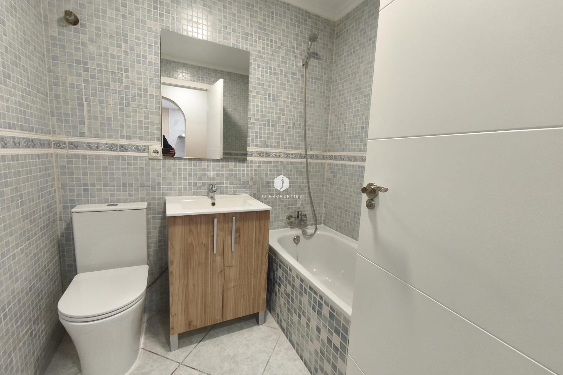 Z drugiej ręki - Bungalow -
Torrevieja - La Siesta - El Salado - Torreta