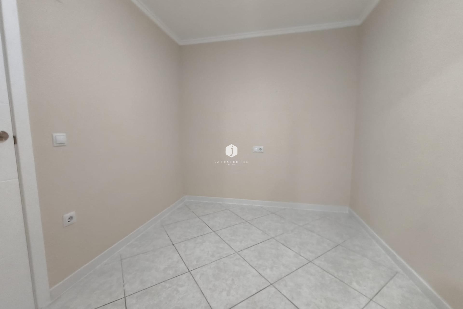 Z drugiej ręki - Bungalow -
Torrevieja - La Siesta - El Salado - Torreta