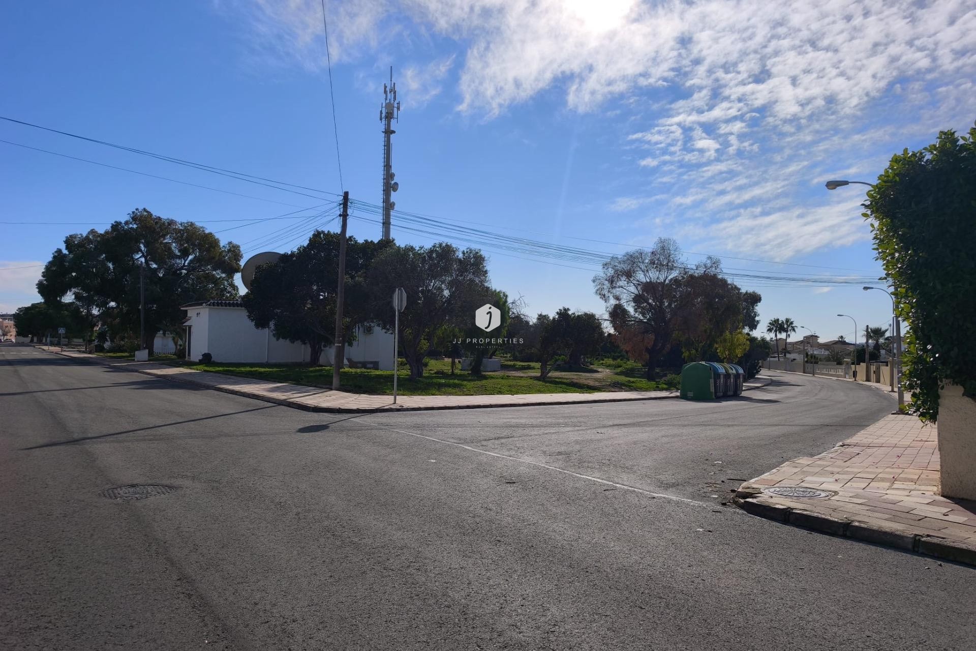 Z drugiej ręki - Bungalow -
Torrevieja - La Siesta - El Salado - Torreta