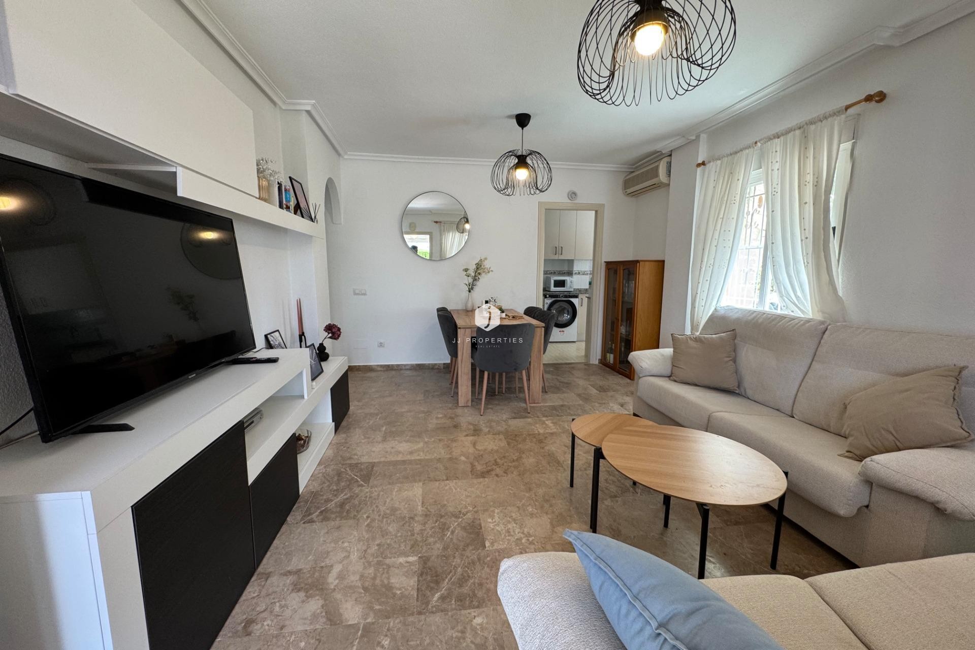 Z drugiej ręki - Bungalow -
Torrevieja - La Siesta - El Salado - Torreta