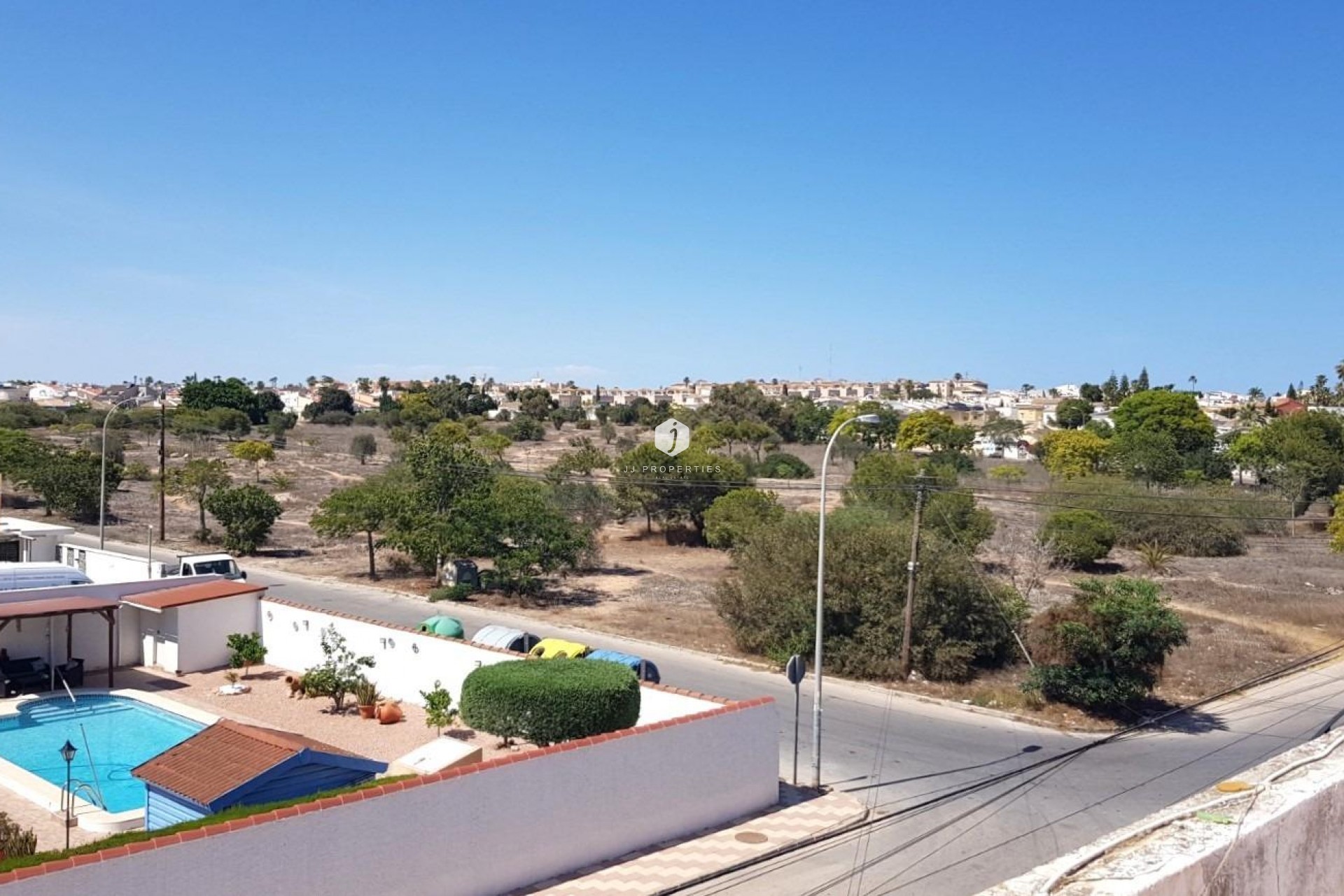 Z drugiej ręki - Bungalow -
Torrevieja - La siesta