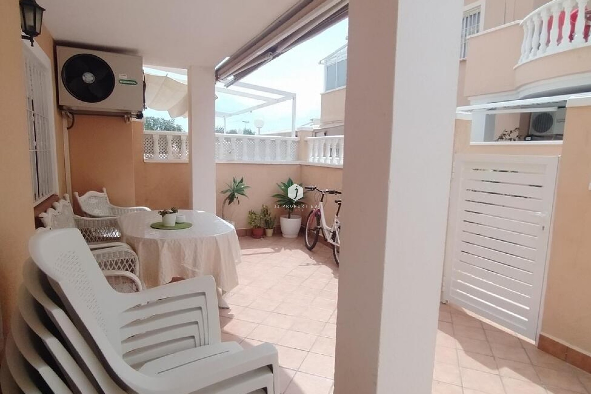 Z drugiej ręki - Bungalow -
Torrevieja - LA VELETA MAR AZUL
