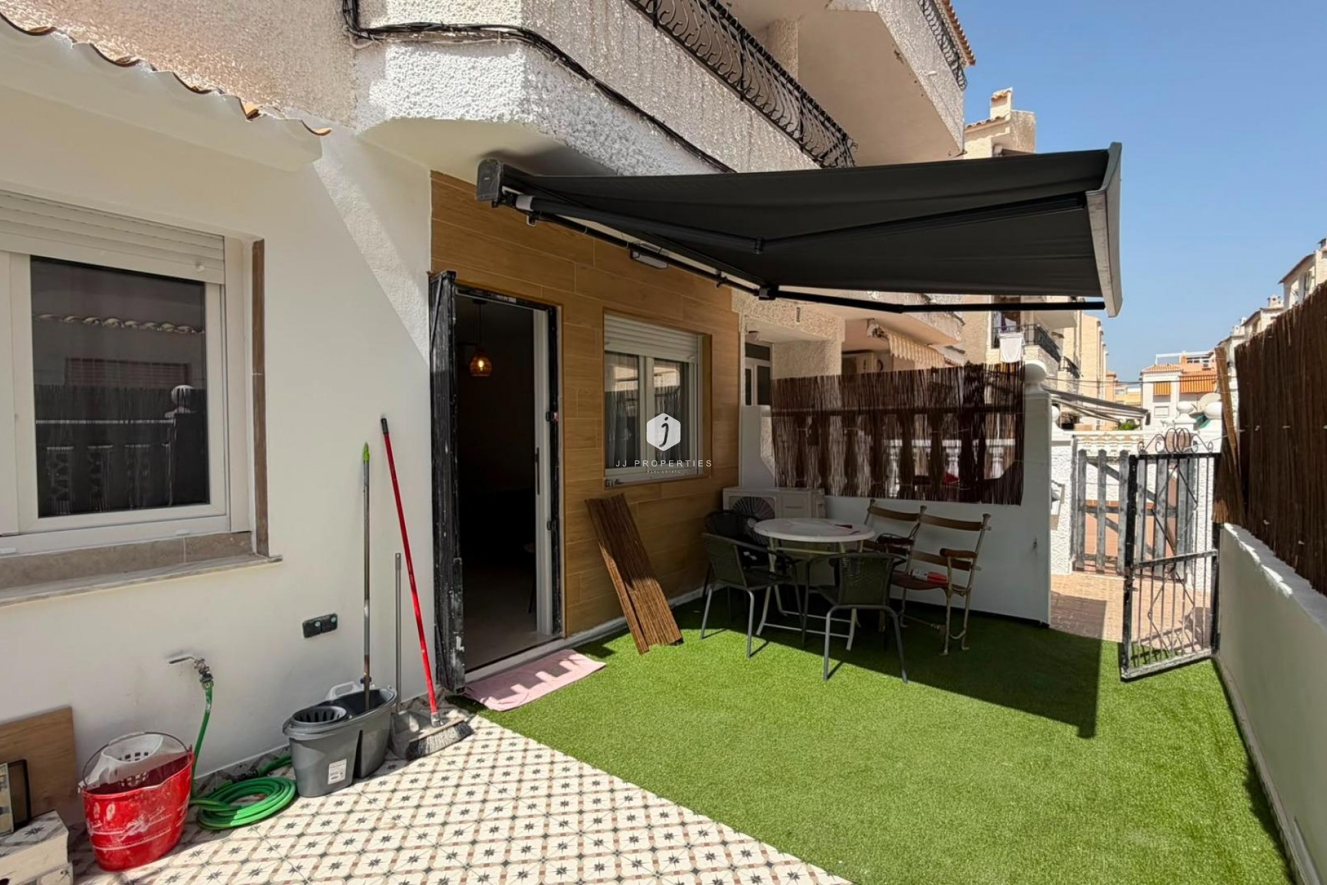 Z drugiej ręki - Bungalow -
Torrevieja - La veleta