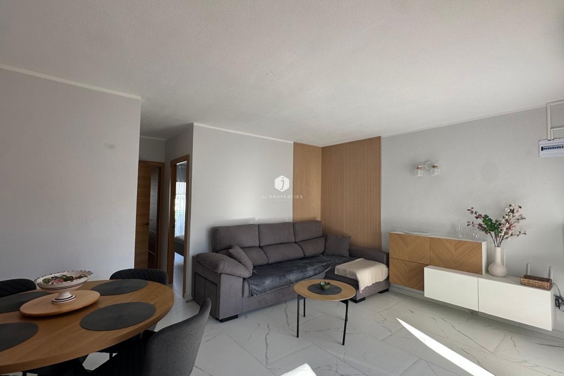 Z drugiej ręki - Bungalow -
Torrevieja - Los Balcones