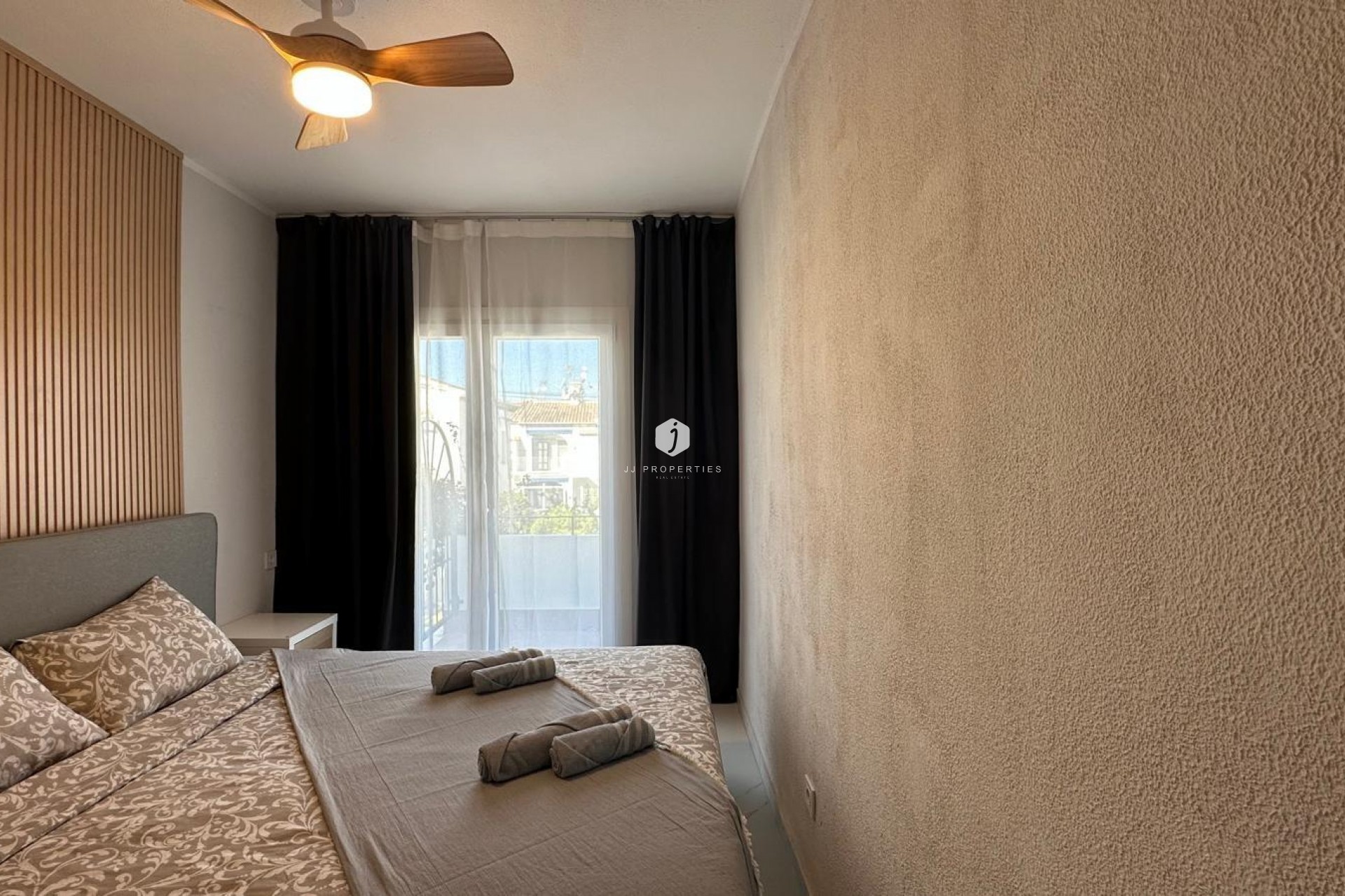 Z drugiej ręki - Bungalow -
Torrevieja - Los Balcones