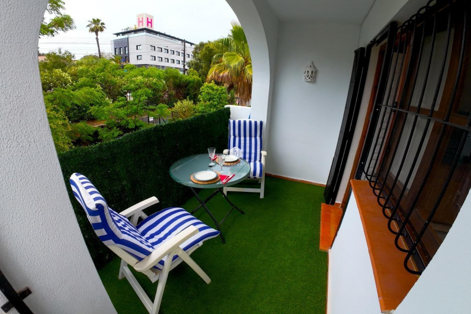 Z drugiej ręki - Bungalow -
Torrevieja - Los Balcones