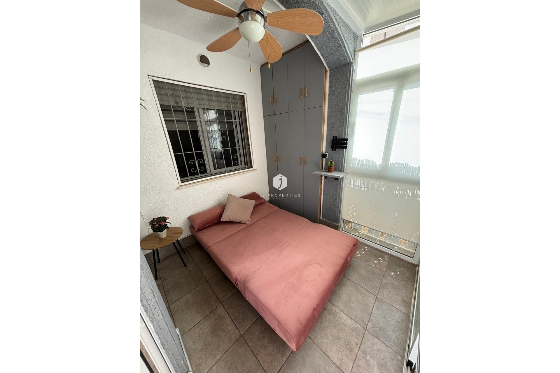 Z drugiej ręki - Bungalow -
Torrevieja - Los Balcones
