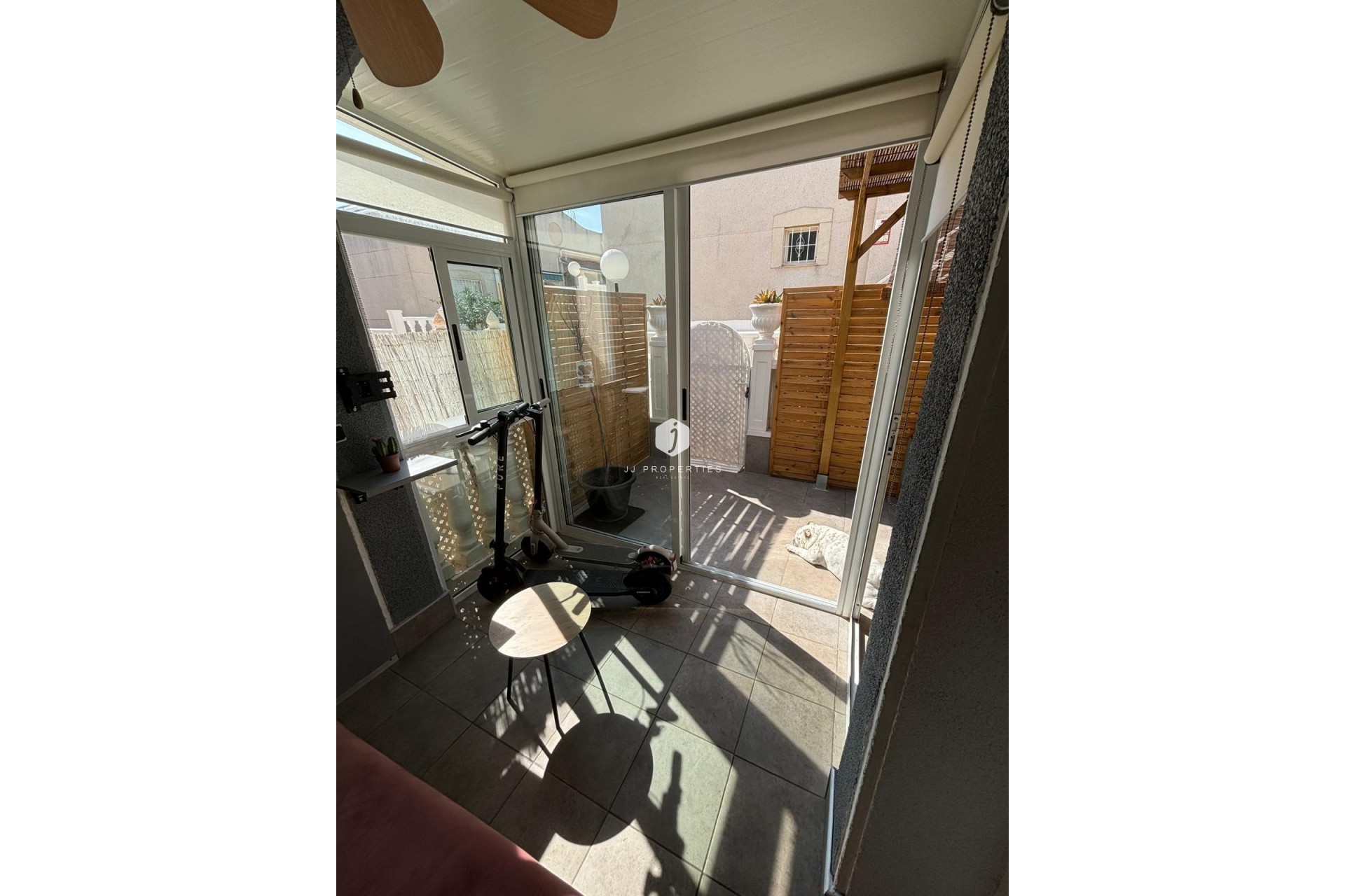 Z drugiej ręki - Bungalow -
Torrevieja - Los Balcones