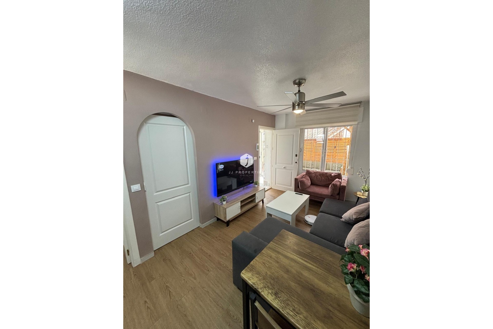 Z drugiej ręki - Bungalow -
Torrevieja - Los Balcones