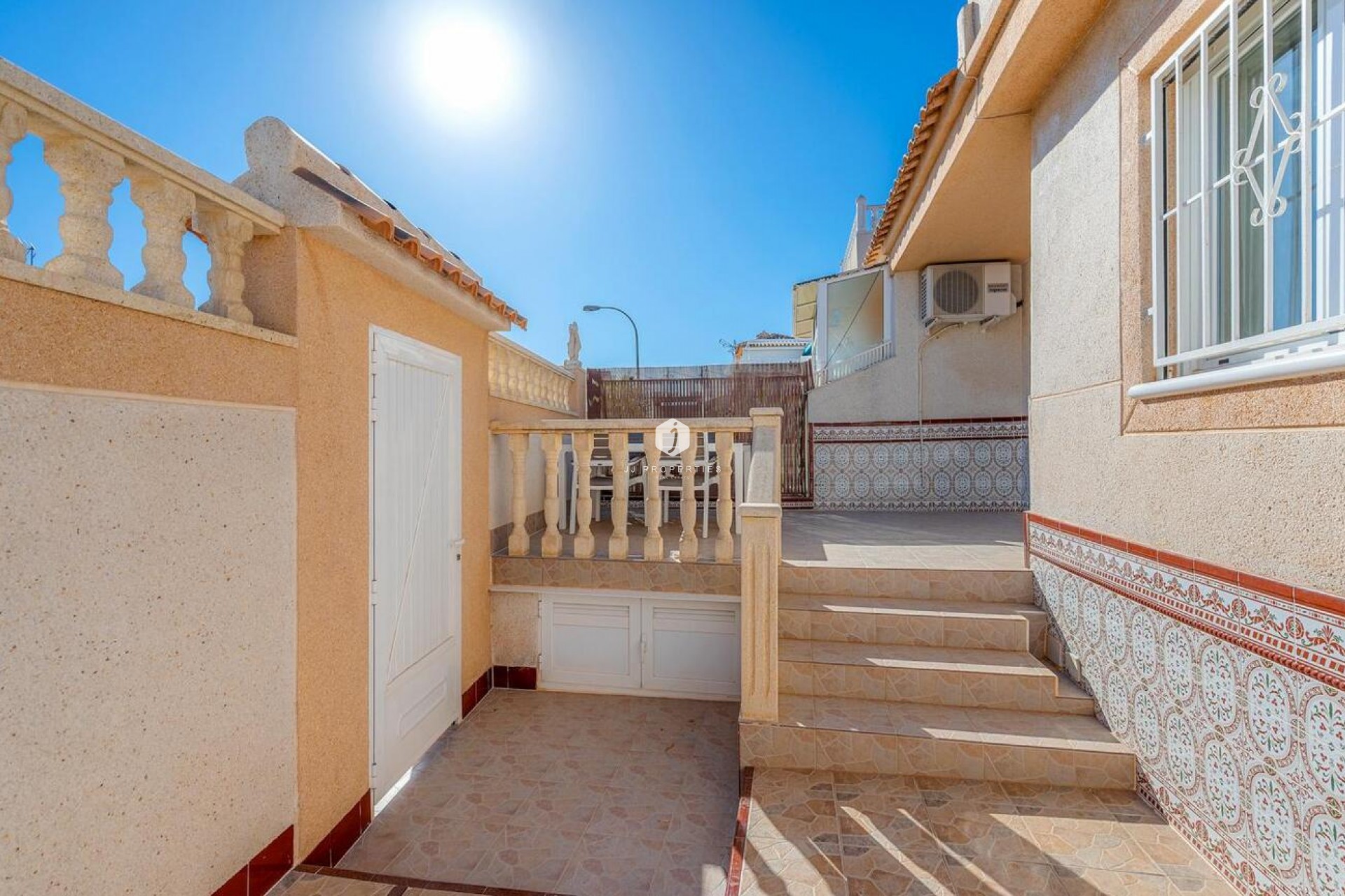 Z drugiej ręki - Bungalow -
Torrevieja - Los Balcones