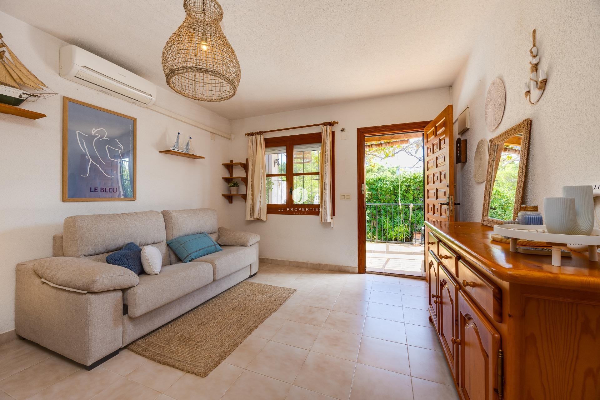 Z drugiej ręki - Bungalow -
Torrevieja - Los Balcones