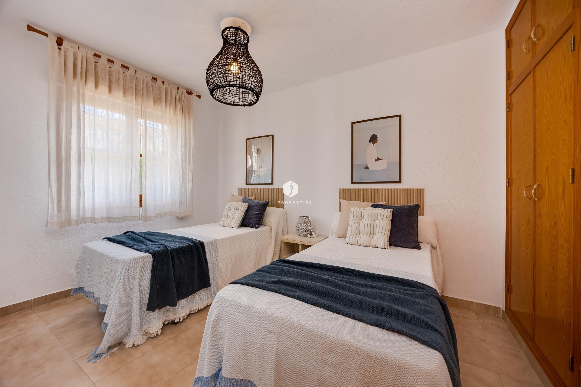 Z drugiej ręki - Bungalow -
Torrevieja - Los Balcones