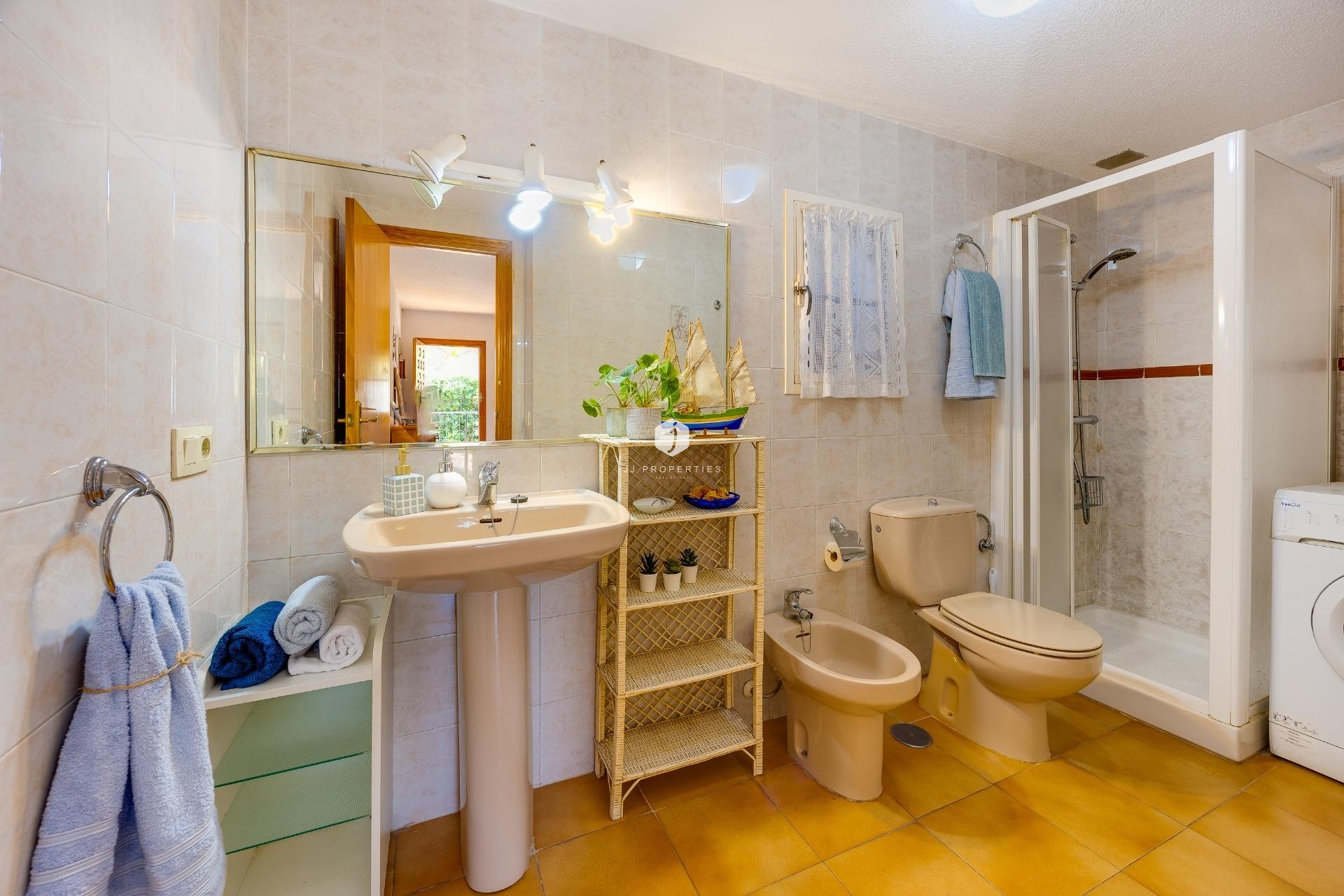 Z drugiej ręki - Bungalow -
Torrevieja - Los Balcones