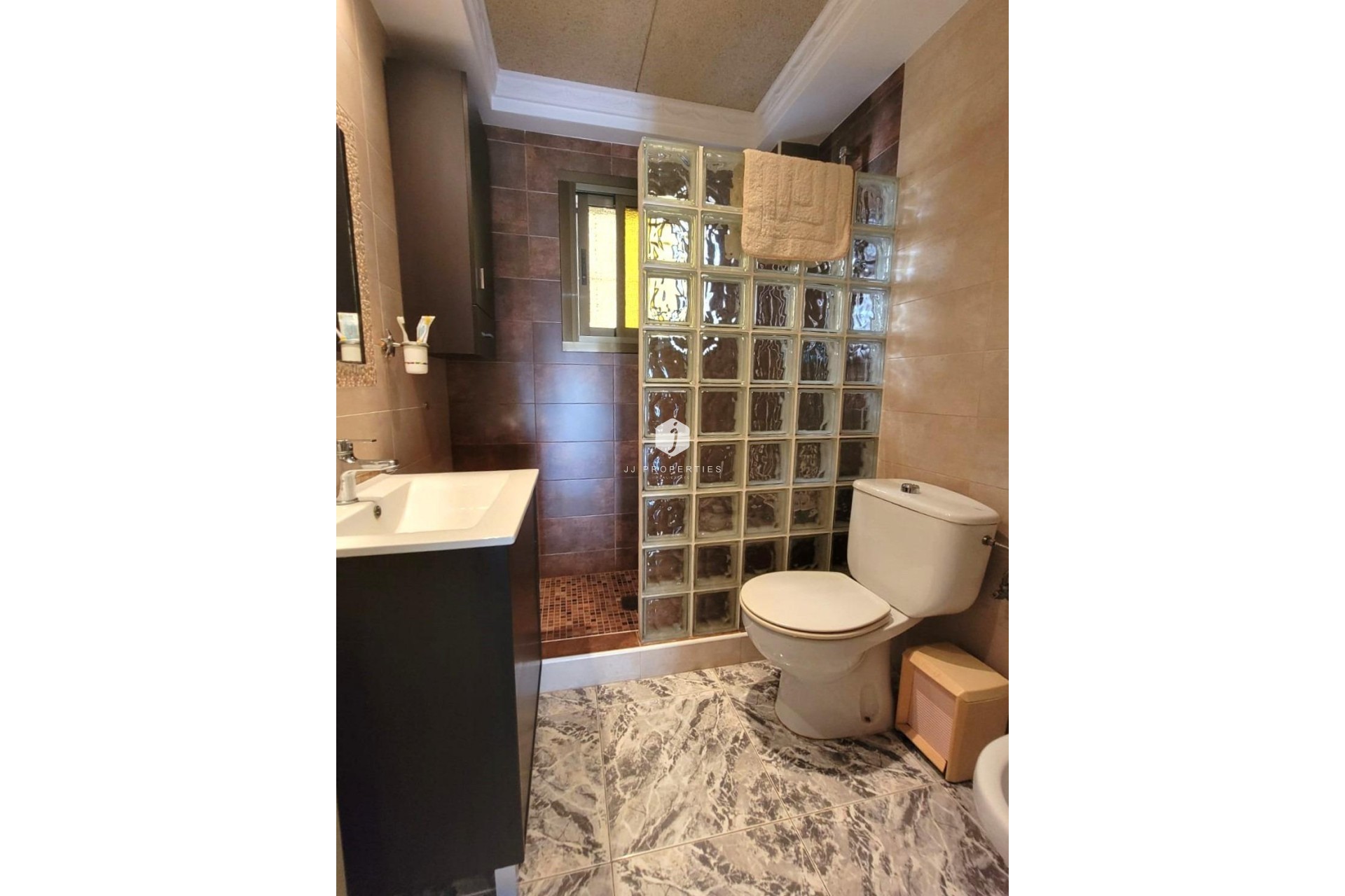 Z drugiej ręki - Bungalow -
Torrevieja - Los Frutales