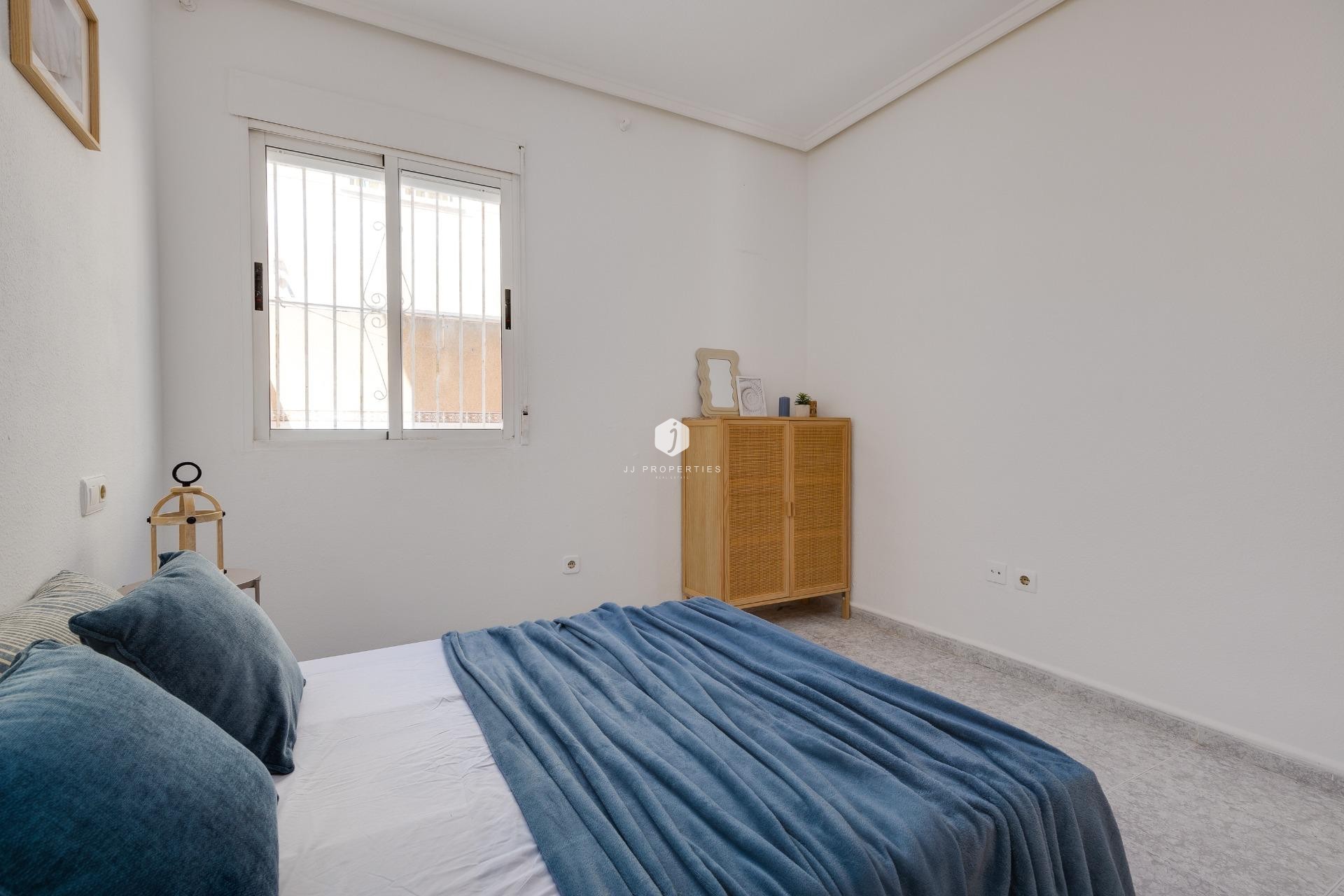 Z drugiej ręki - Bungalow -
Torrevieja - Los Frutales