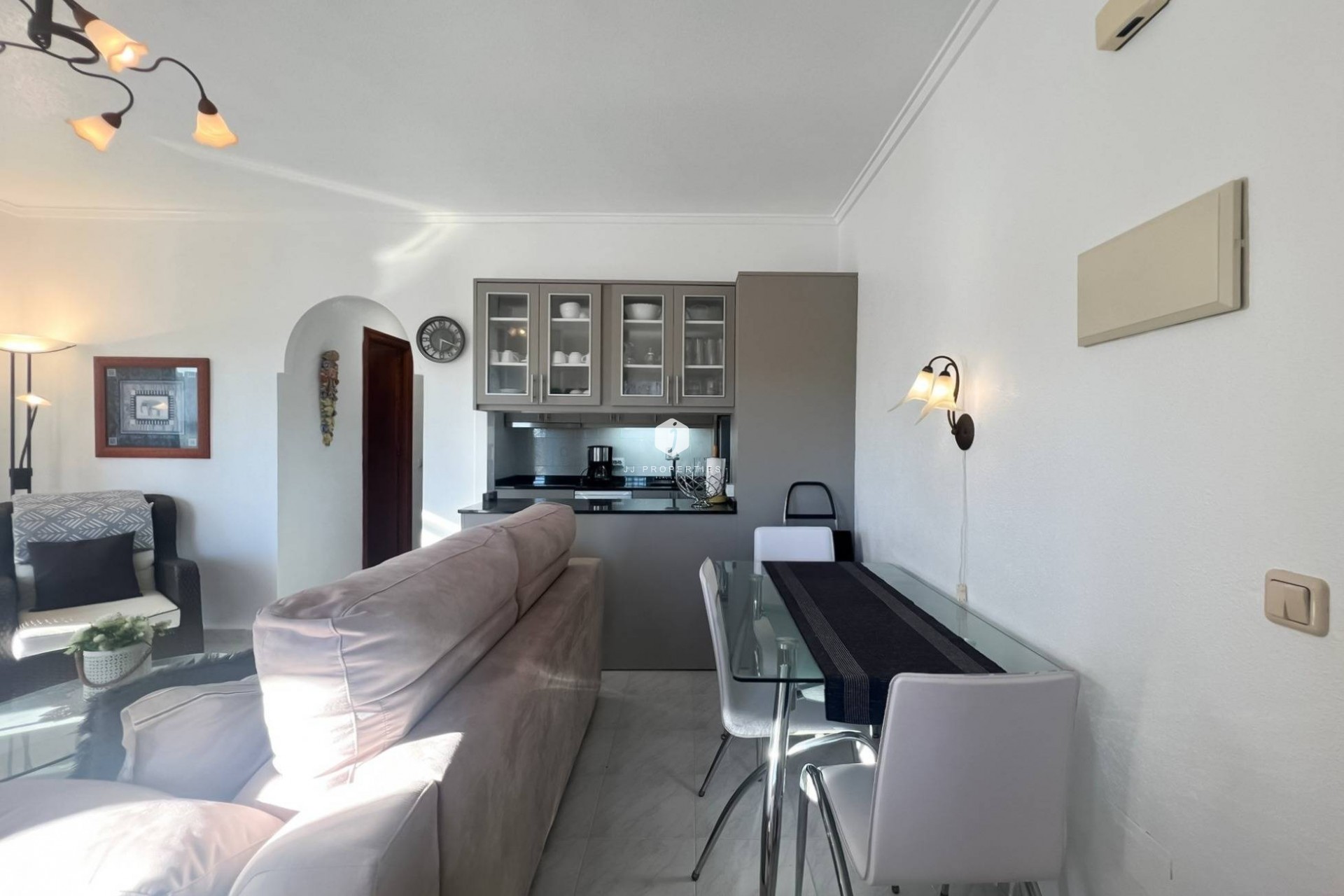 Z drugiej ręki - Bungalow -
Torrevieja - Los Frutales