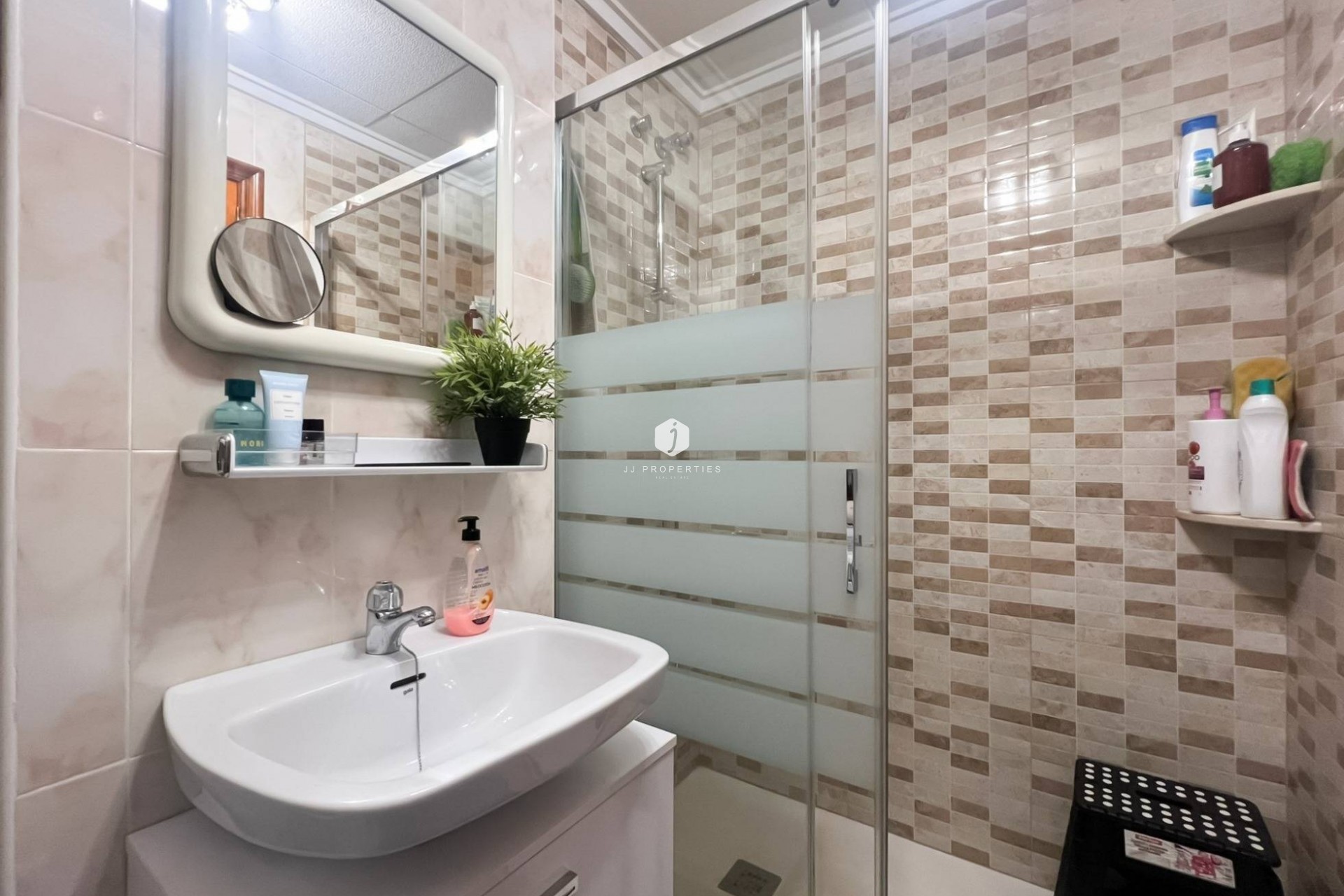 Z drugiej ręki - Bungalow -
Torrevieja - Los Frutales