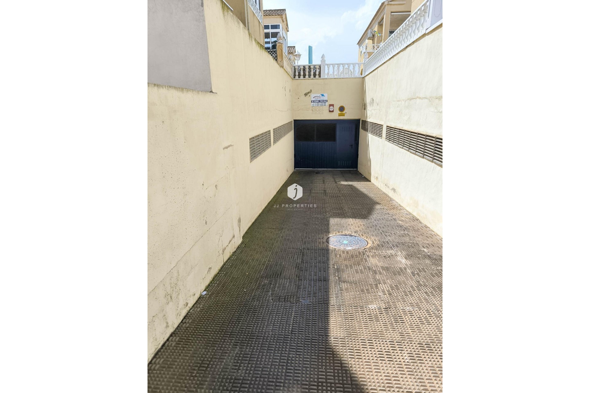 Z drugiej ręki - Bungalow -
Torrevieja - Parque Acuático - Sector 25