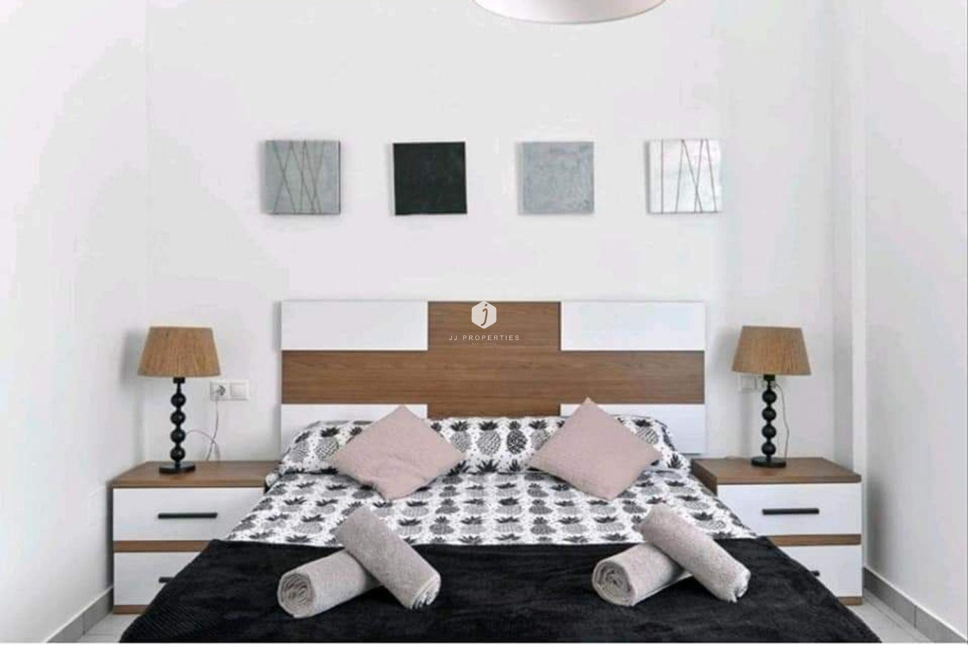 Z drugiej ręki - Bungalow -
Torrevieja - Parque Acuático - Sector 25