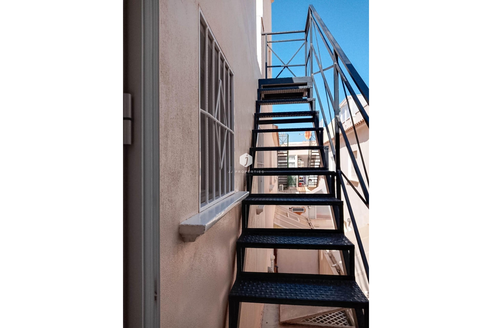 Z drugiej ręki - Bungalow -
Torrevieja - Parque Acuático - Sector 25