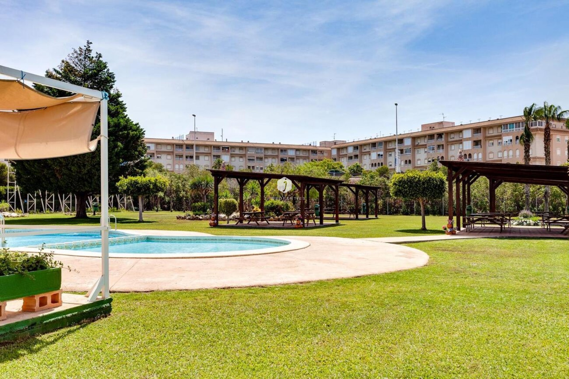 Z drugiej ręki - Bungalow -
Torrevieja - PARQUE DE LAS NACIONES