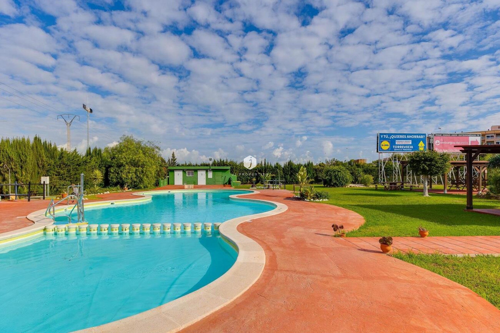 Z drugiej ręki - Bungalow -
Torrevieja - PARQUE DE LAS NACIONES
