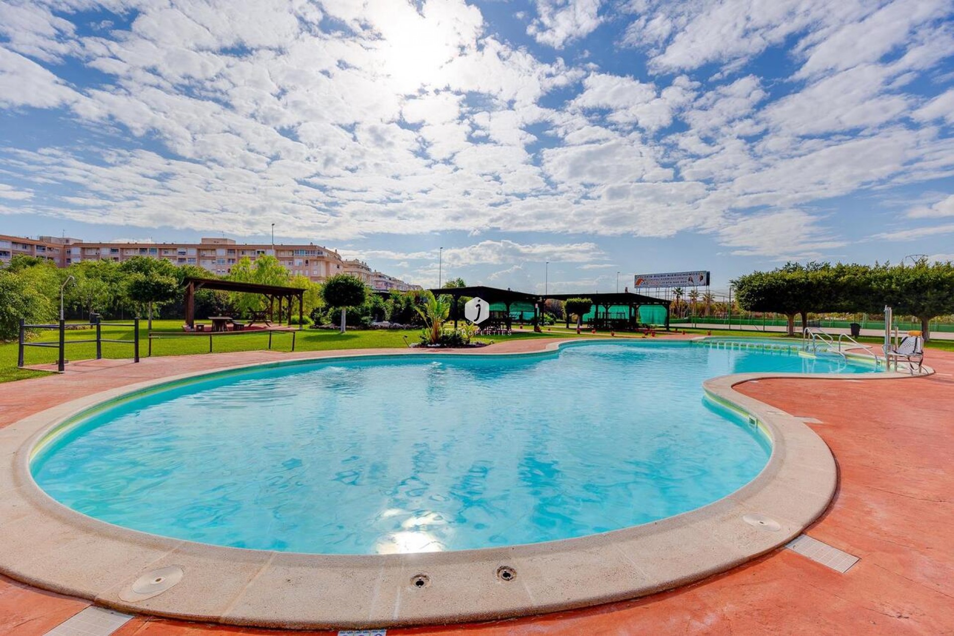 Z drugiej ręki - Bungalow -
Torrevieja - PARQUE DE LAS NACIONES