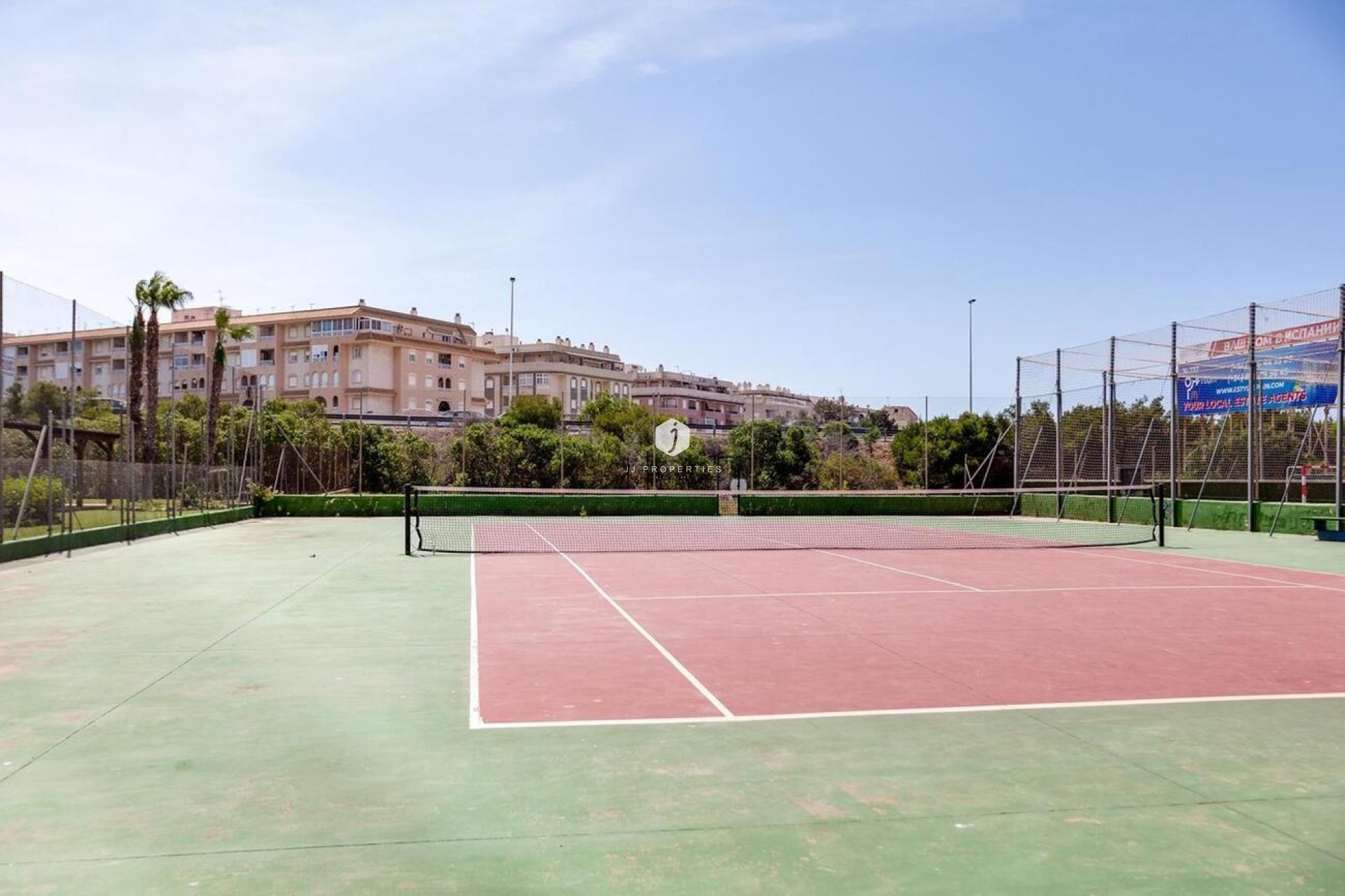 Z drugiej ręki - Bungalow -
Torrevieja - PARQUE DE LAS NACIONES