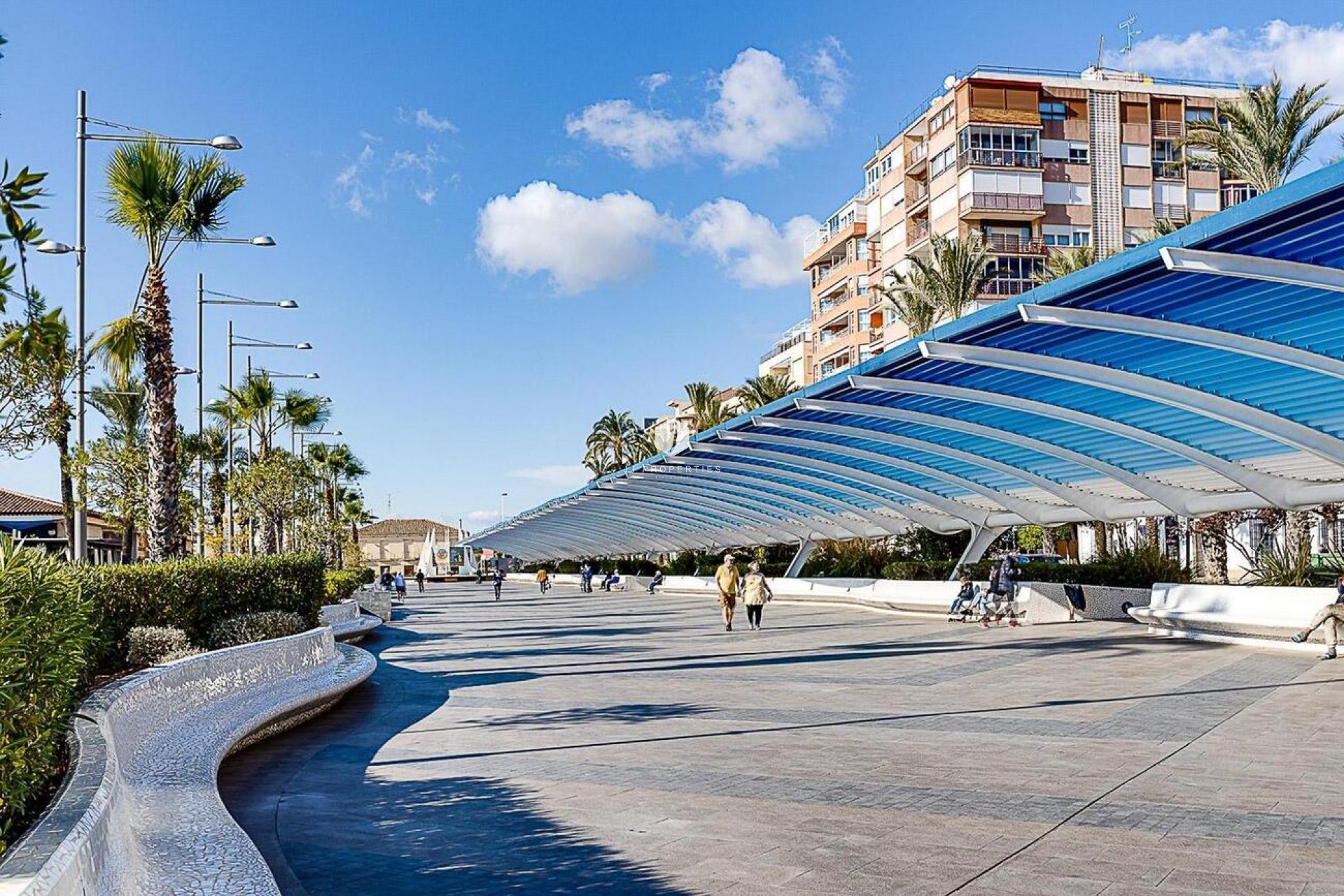 Z drugiej ręki - Bungalow -
Torrevieja - PARQUE DE LAS NACIONES