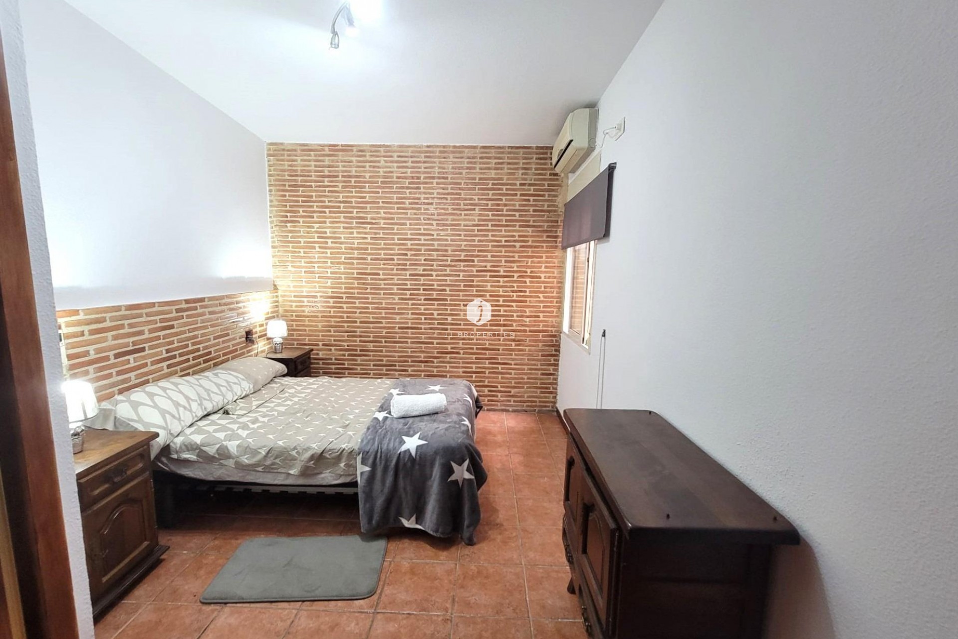 Z drugiej ręki - Bungalow -
Torrevieja - Playa de los Locos