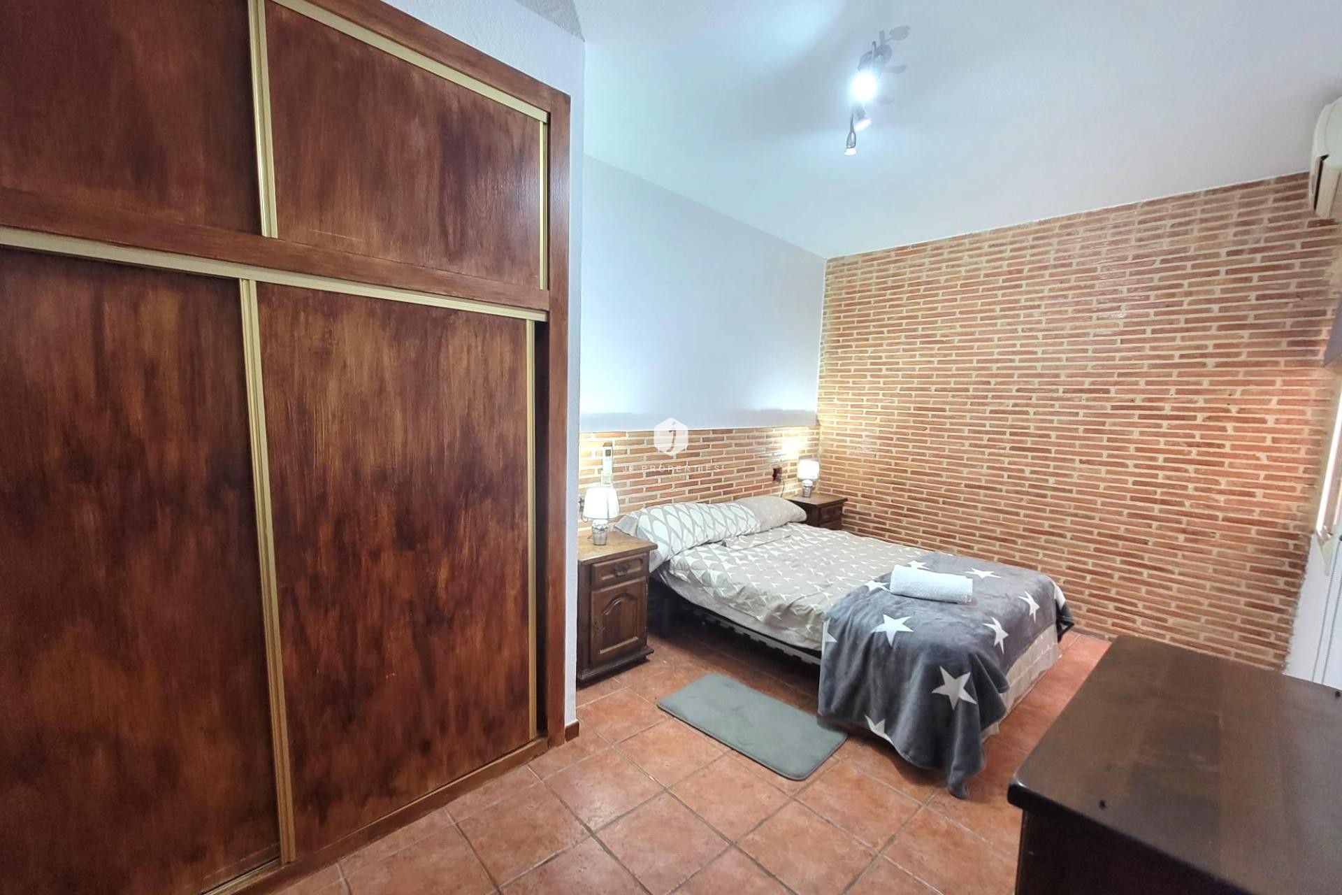 Z drugiej ręki - Bungalow -
Torrevieja - Playa de los Locos