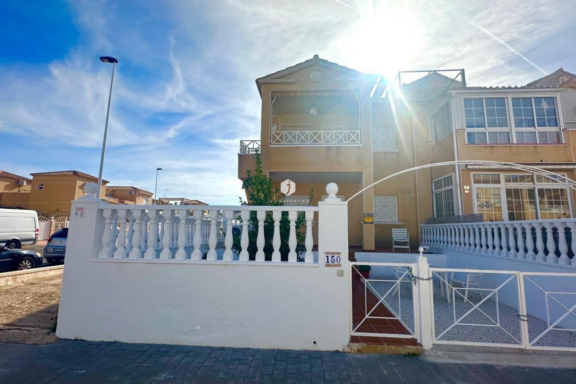 Z drugiej ręki - Bungalow -
Torrevieja - Playa de los Locos
