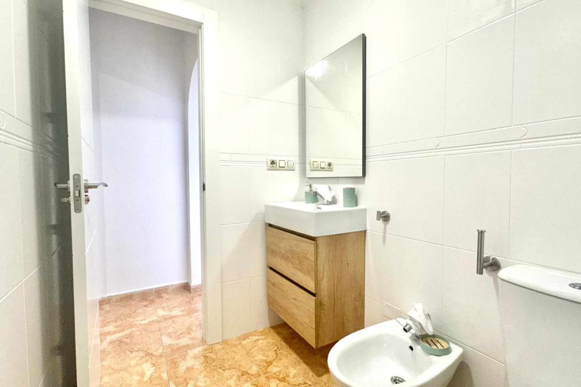 Z drugiej ręki - Bungalow -
Torrevieja - Playa de los Locos